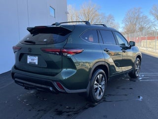 2024 Toyota Highlander XLE in Waukegan, IL - Classic Dealer Group