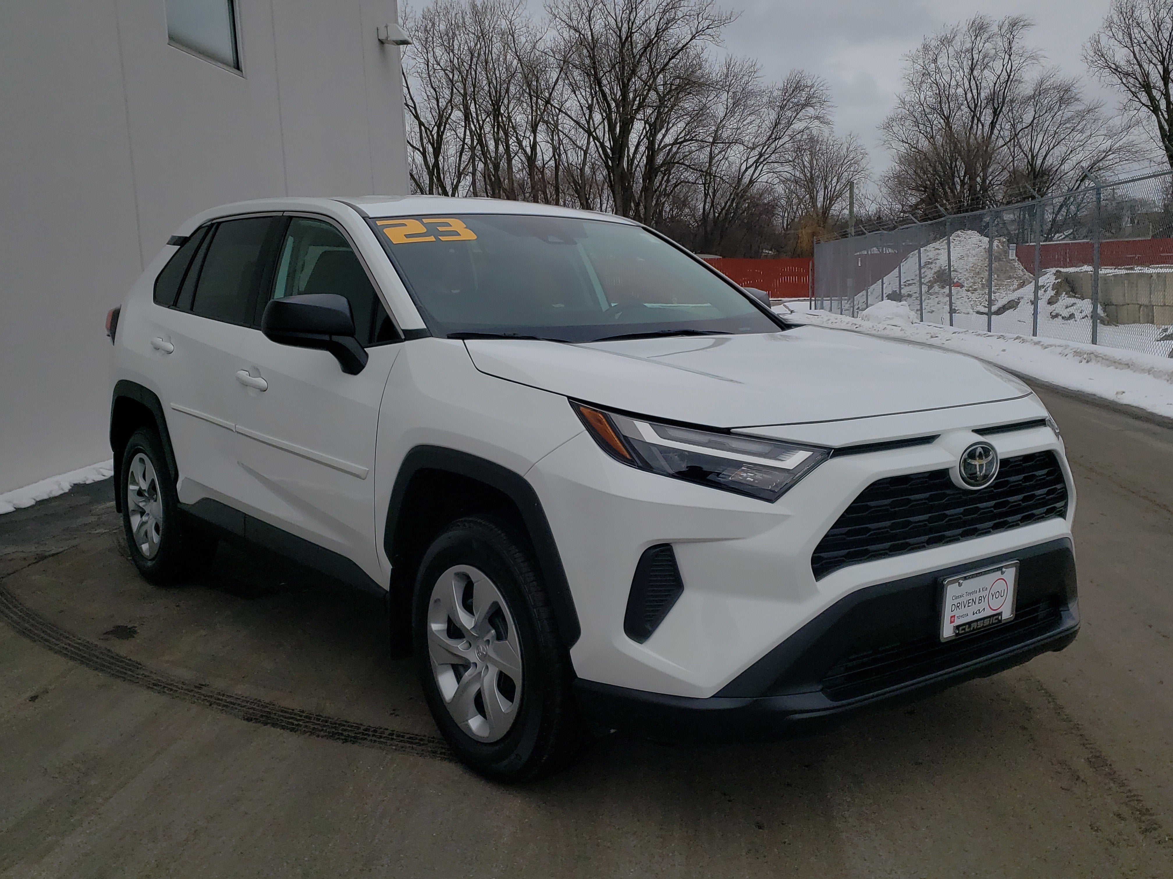 2023 Toyota RAV4 LE