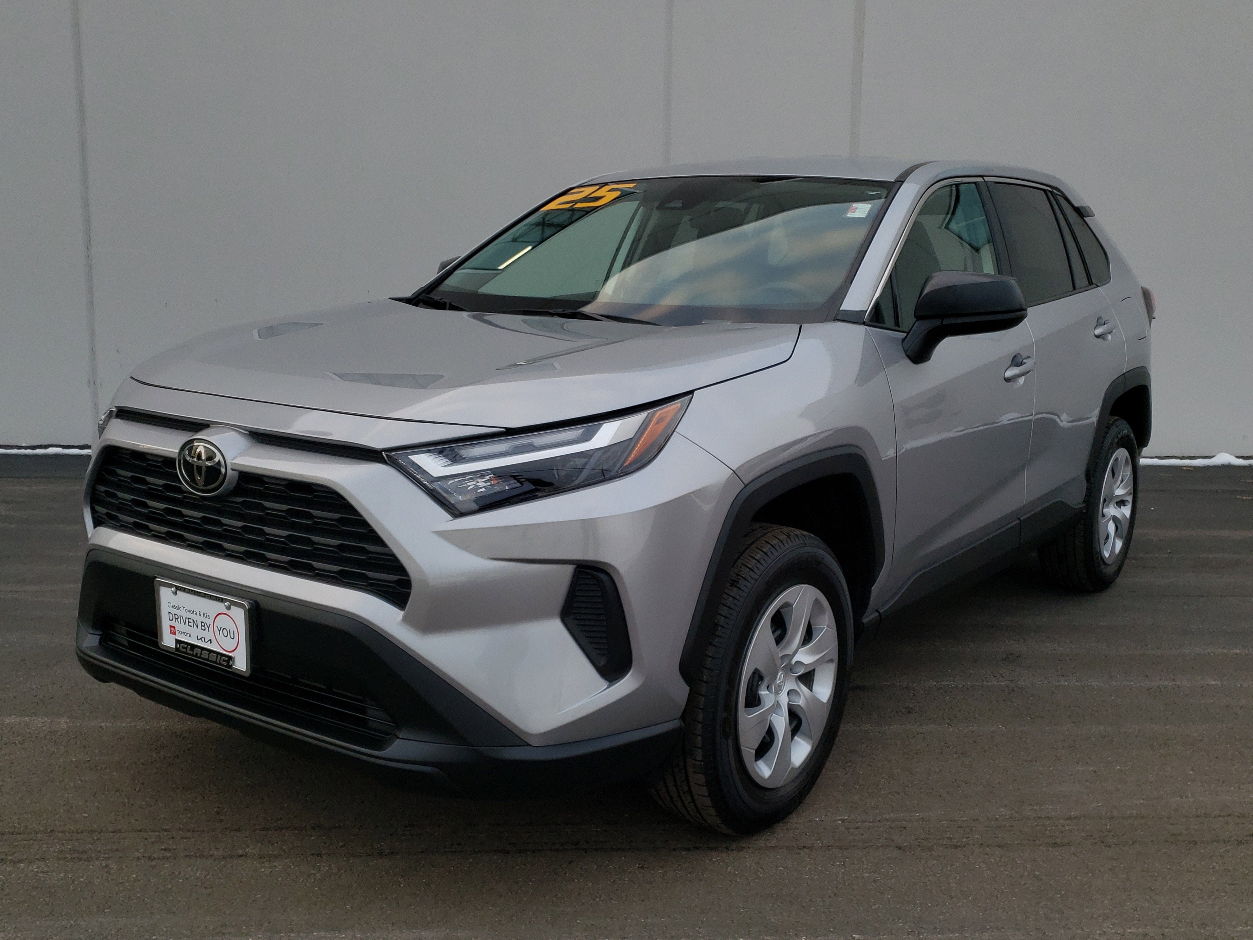 2025 Toyota RAV4 LE