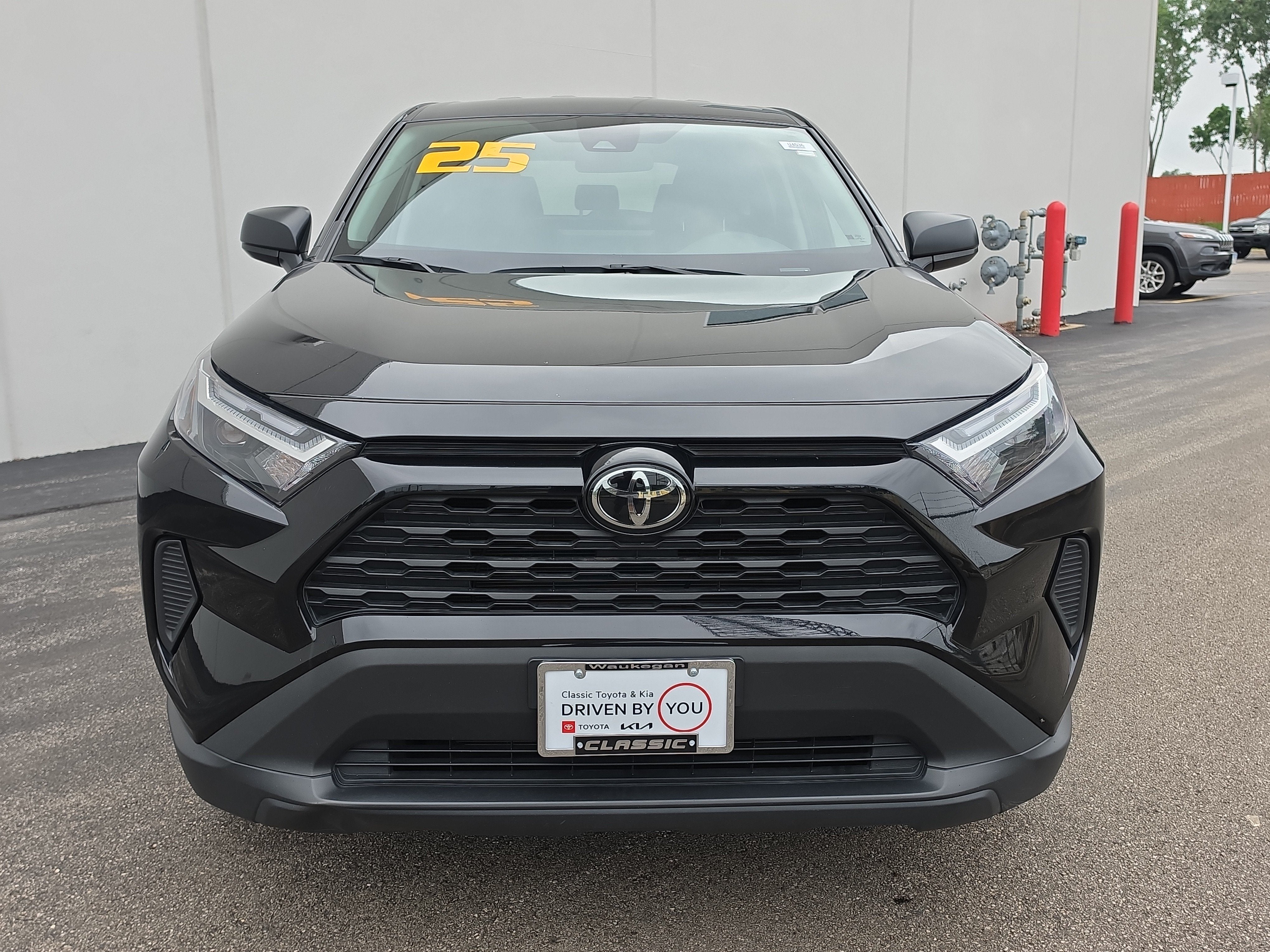 2025 Toyota RAV4 LE