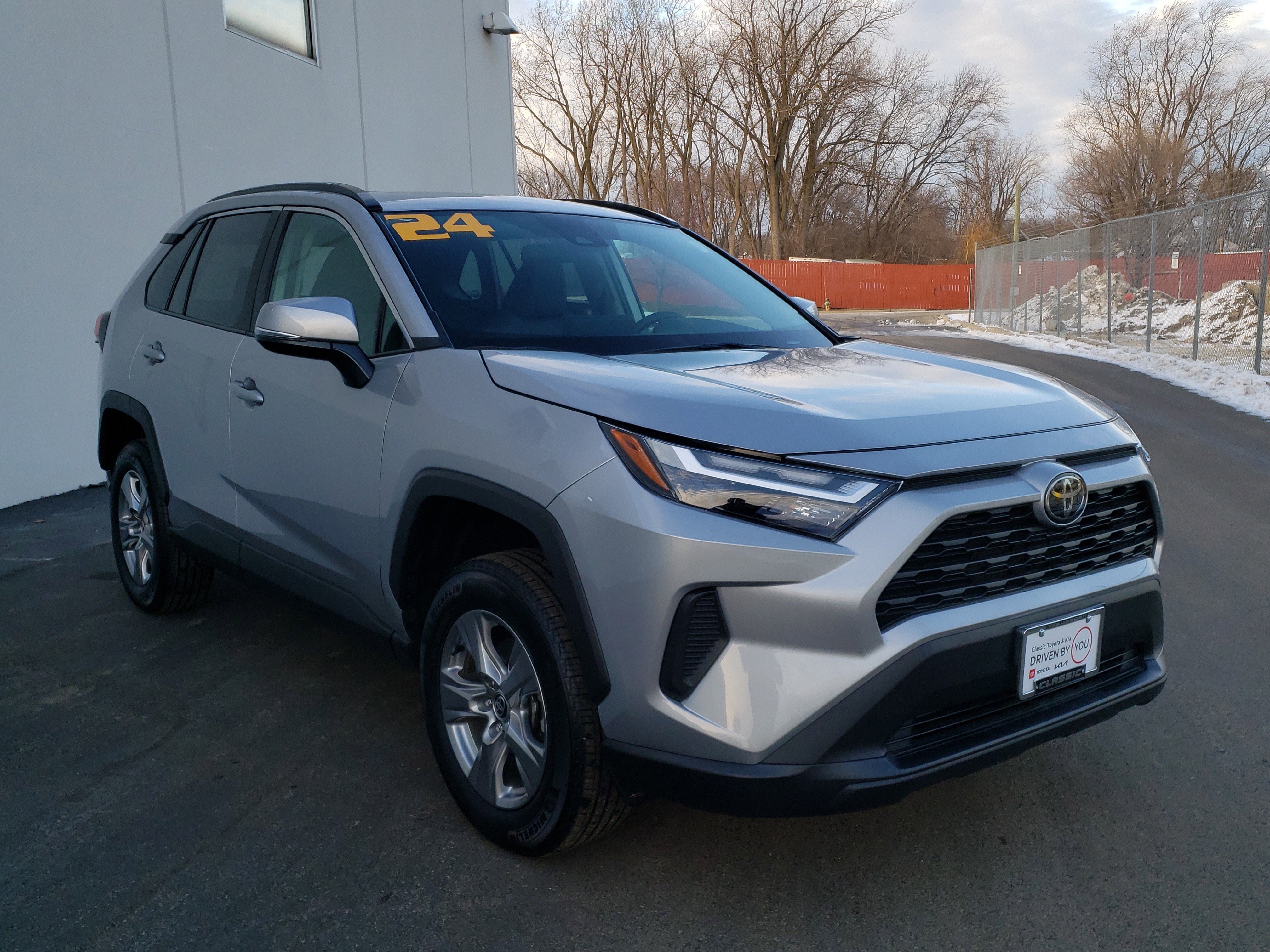 2024 Toyota RAV4 XLE