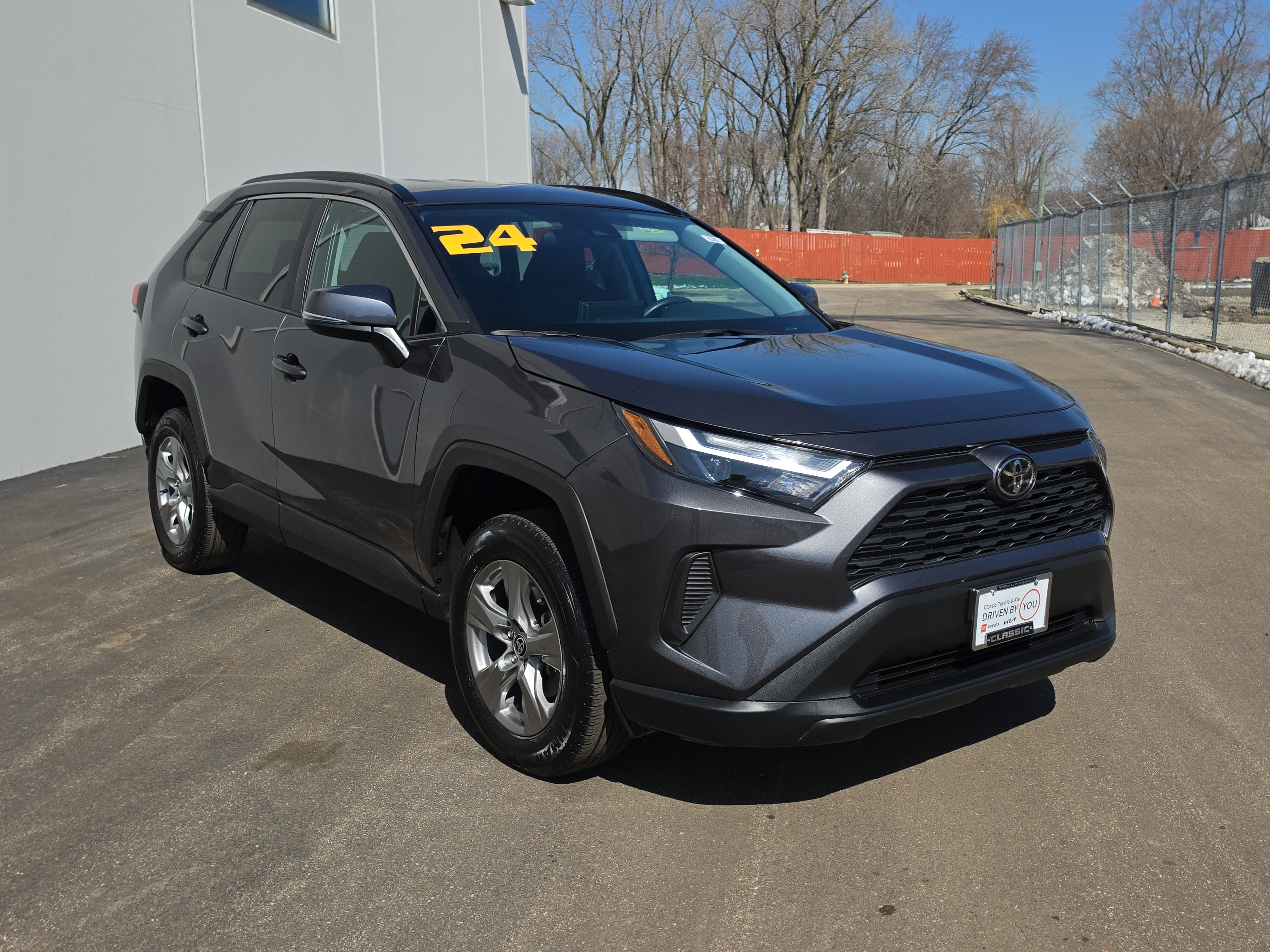 2024 Toyota RAV4 XLE