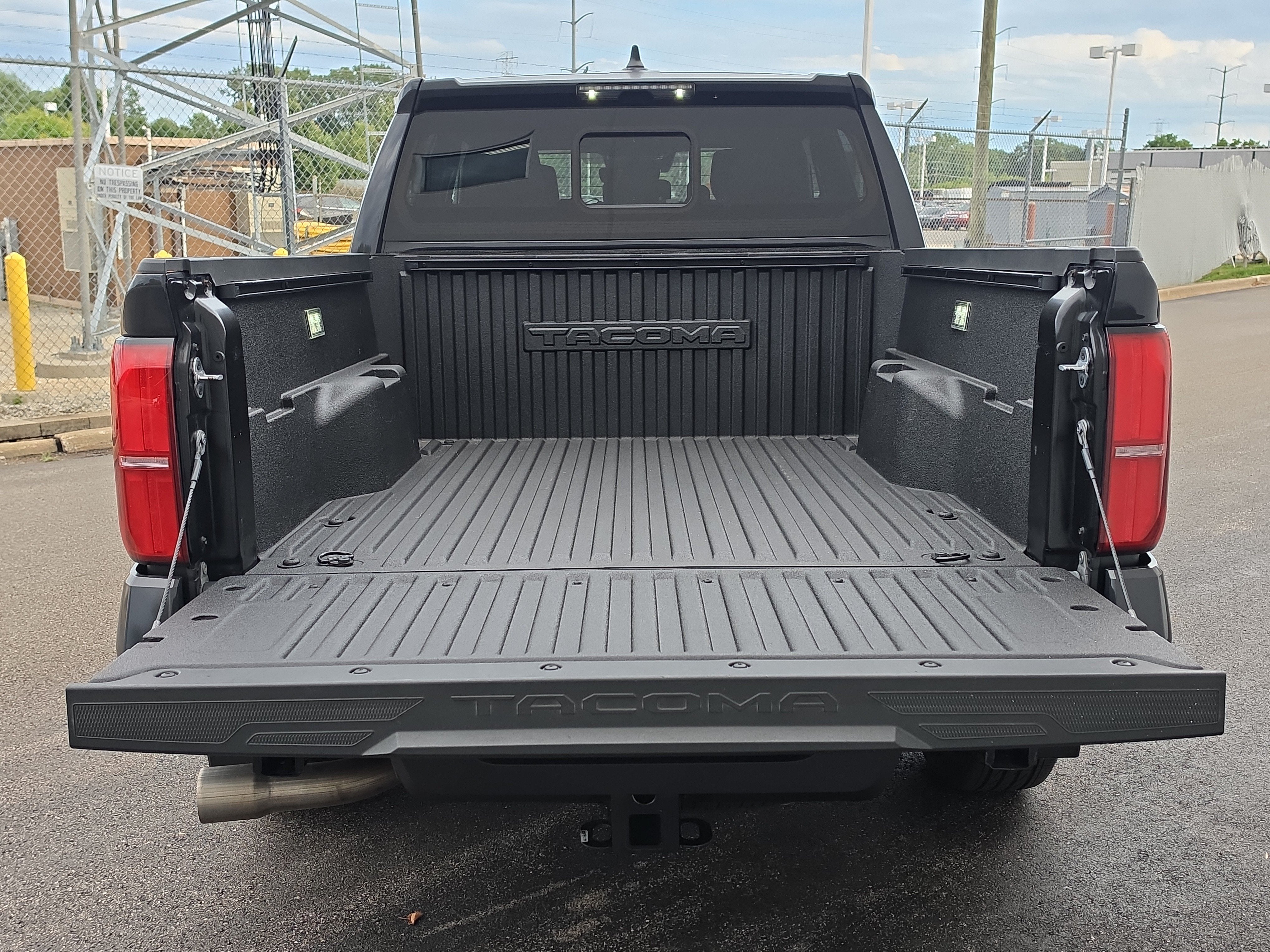 2024 Toyota Tacoma 4WD SR5