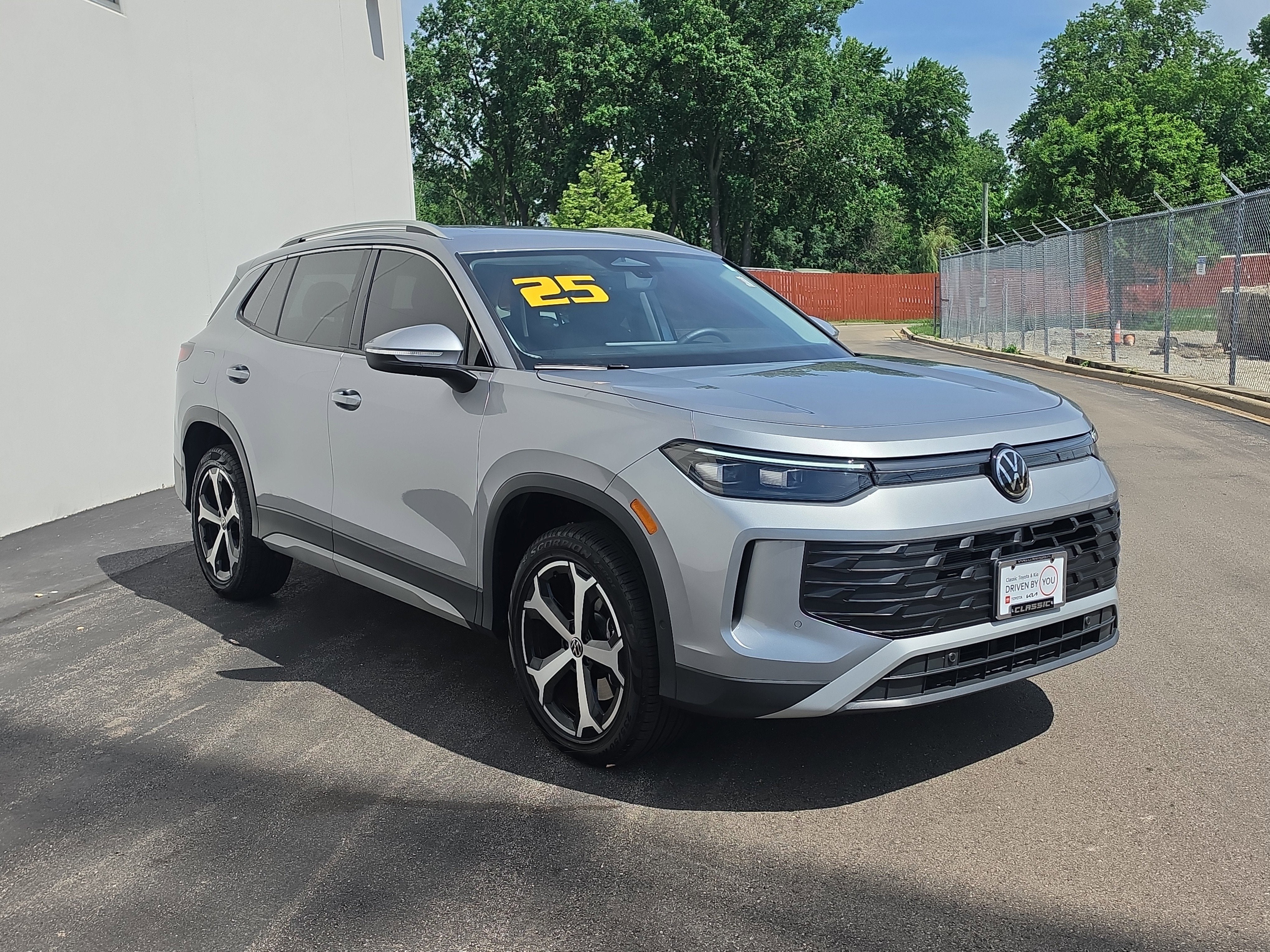 2025 Volkswagen Tiguan SE