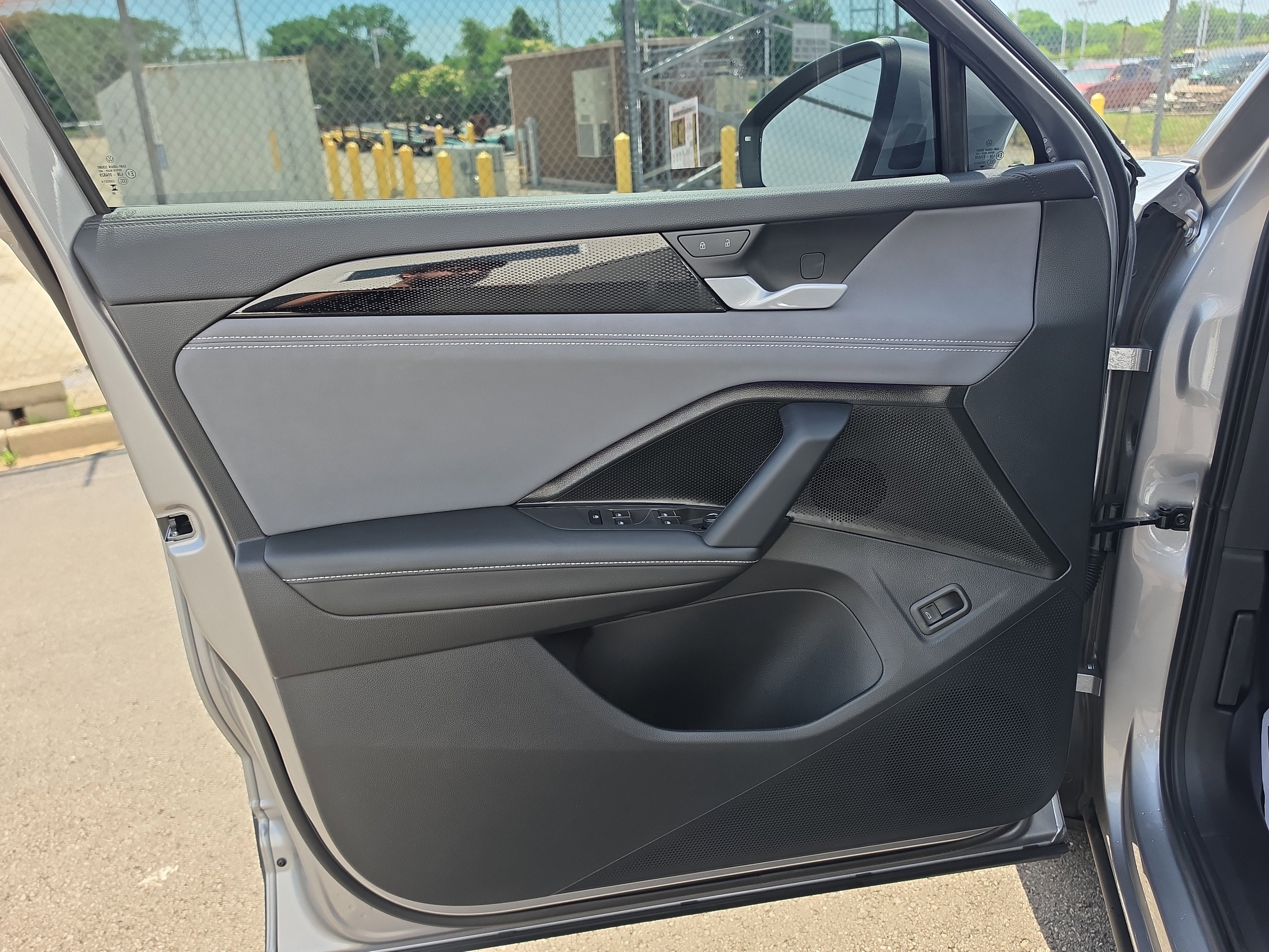 2025 Volkswagen Tiguan SE