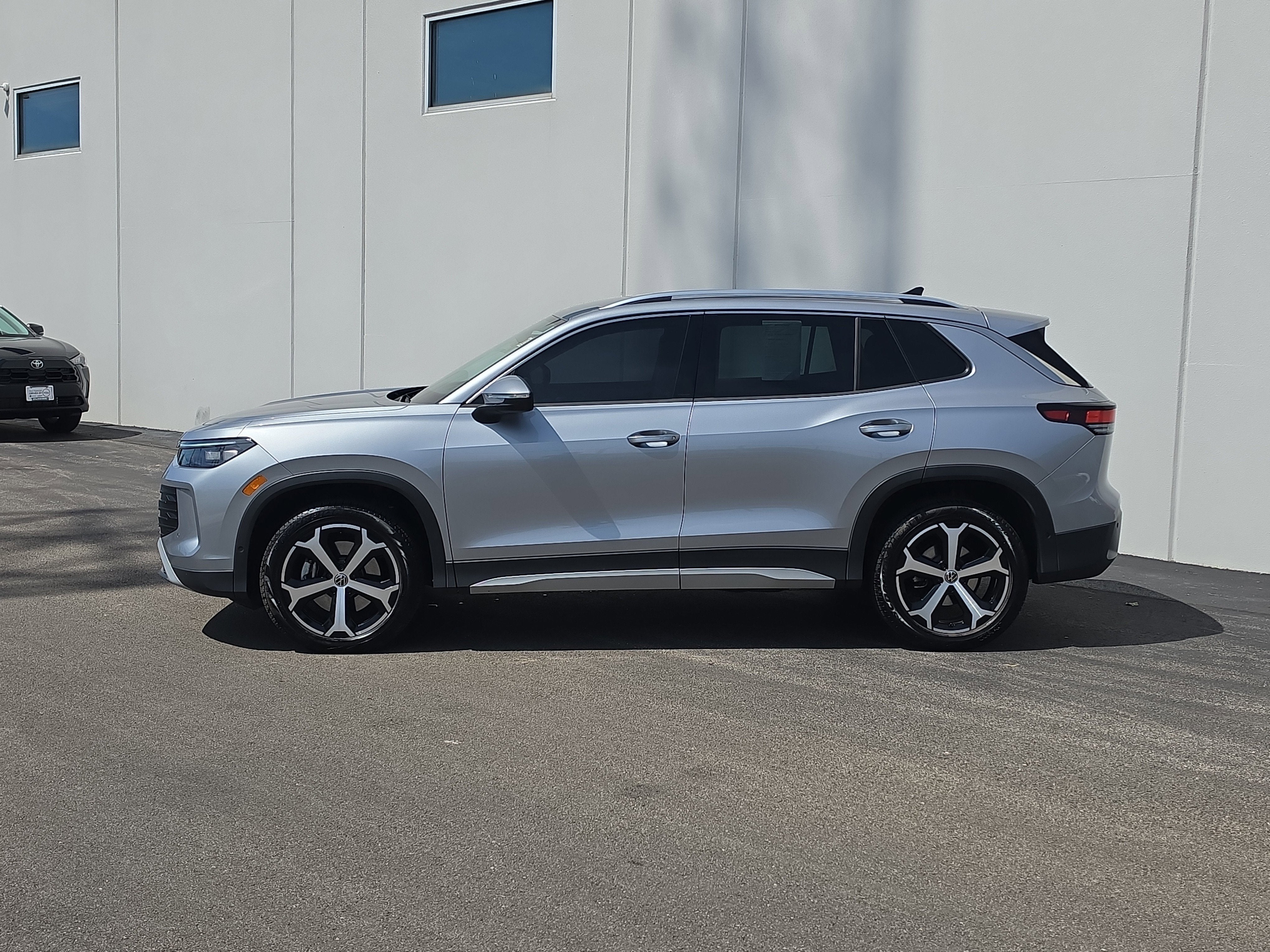 2025 Volkswagen Tiguan SE