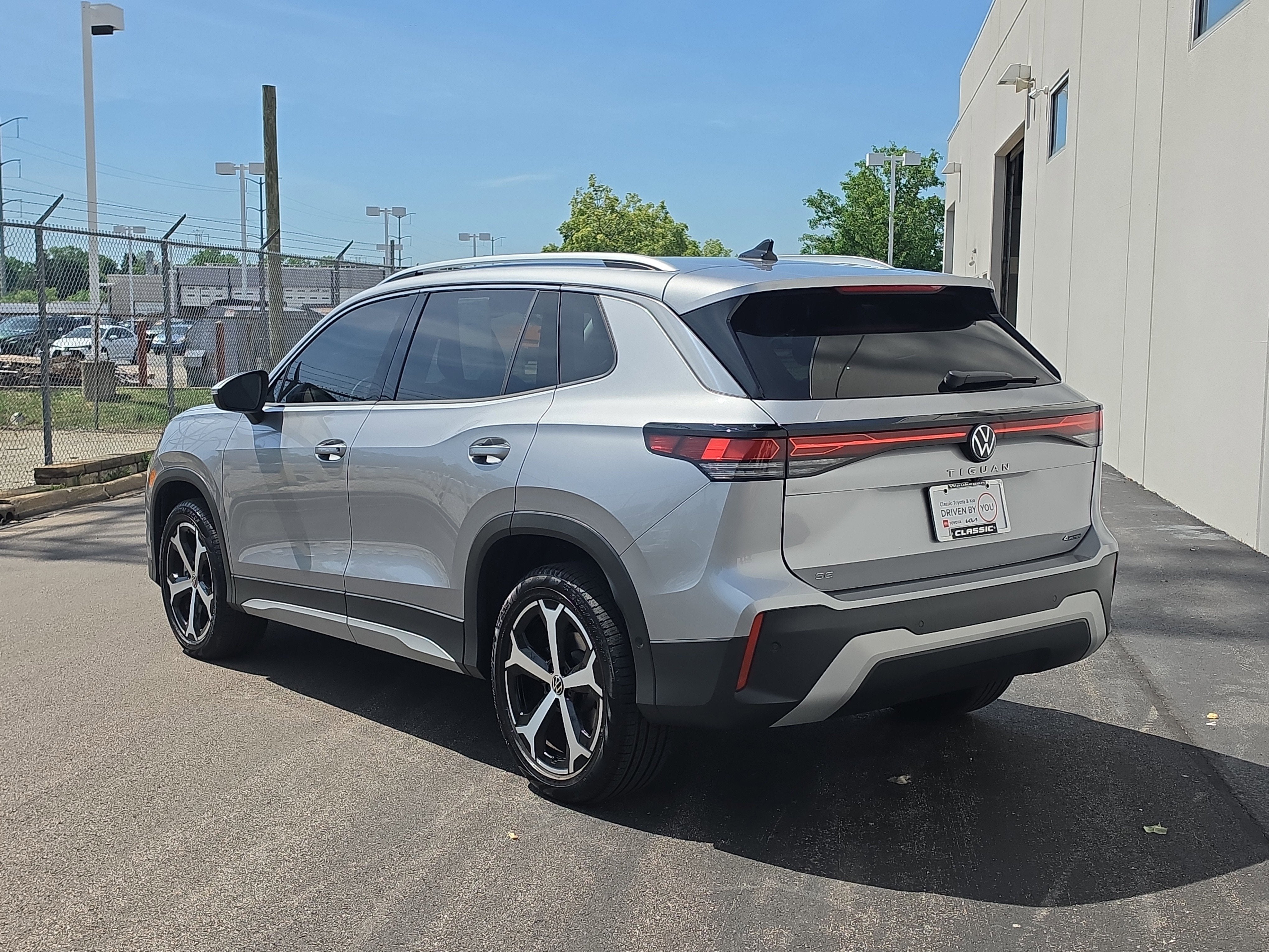 2025 Volkswagen Tiguan SE