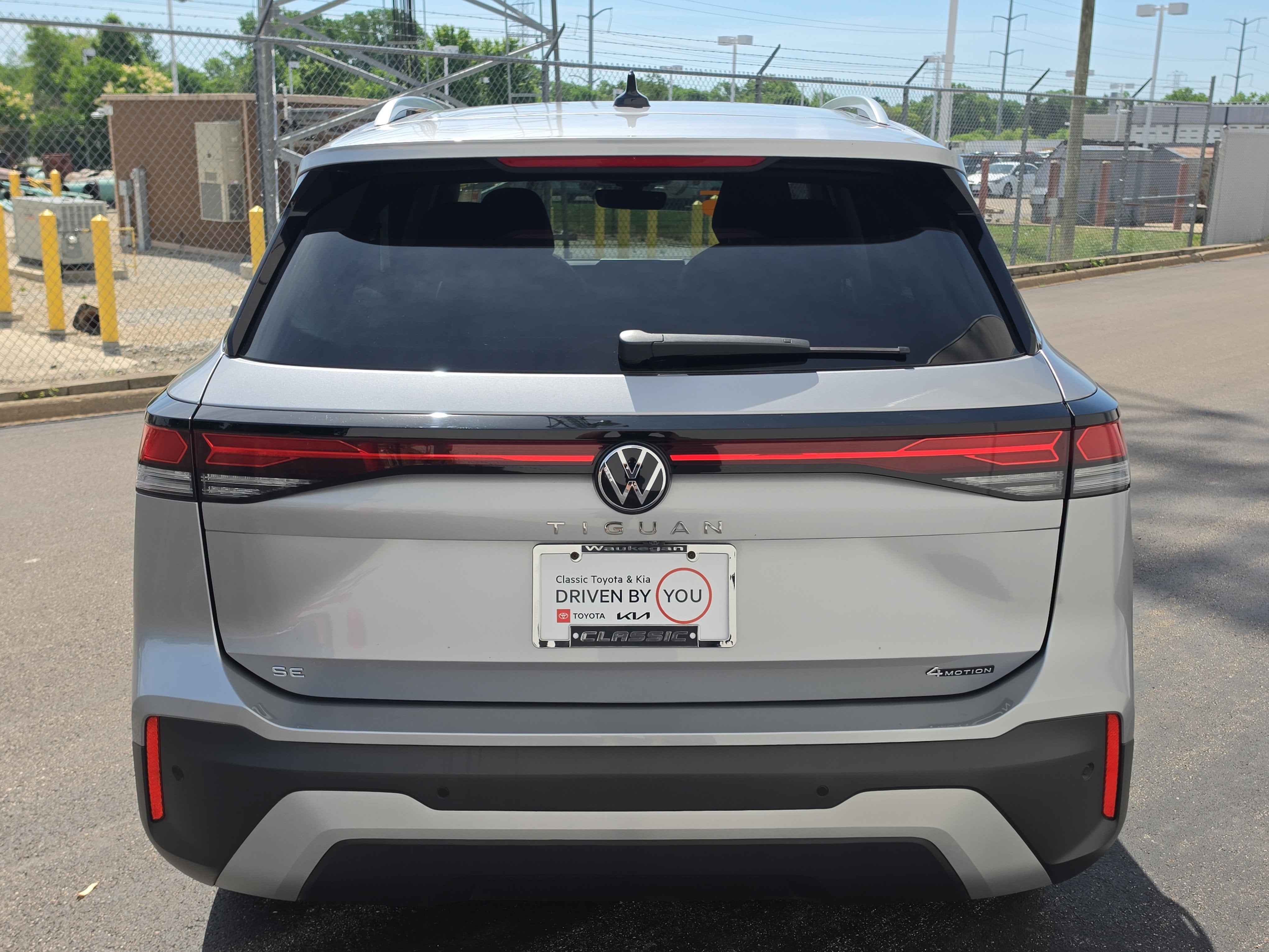 2025 Volkswagen Tiguan SE