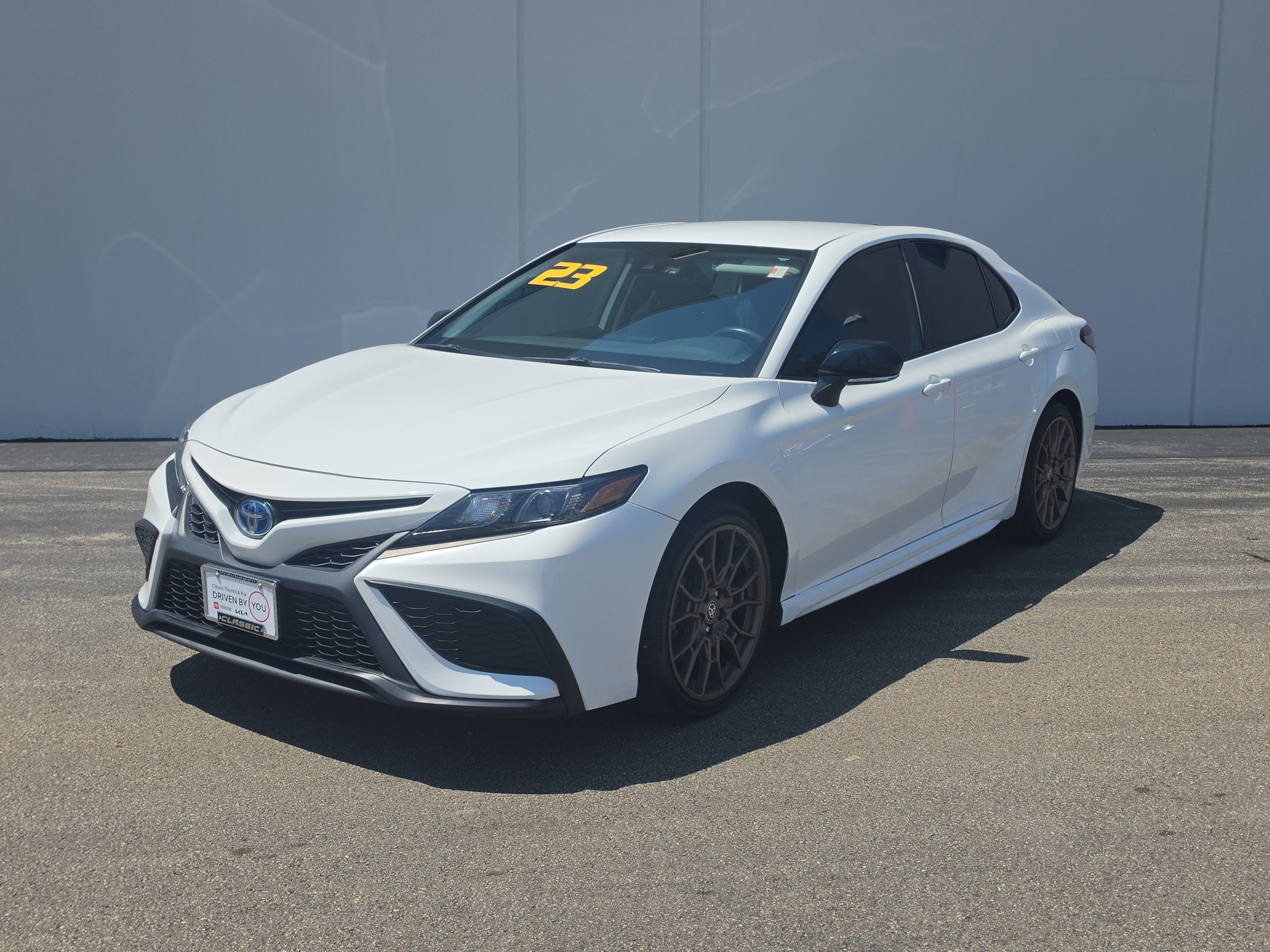 2023 Toyota Camry Hybrid SE Nightshade