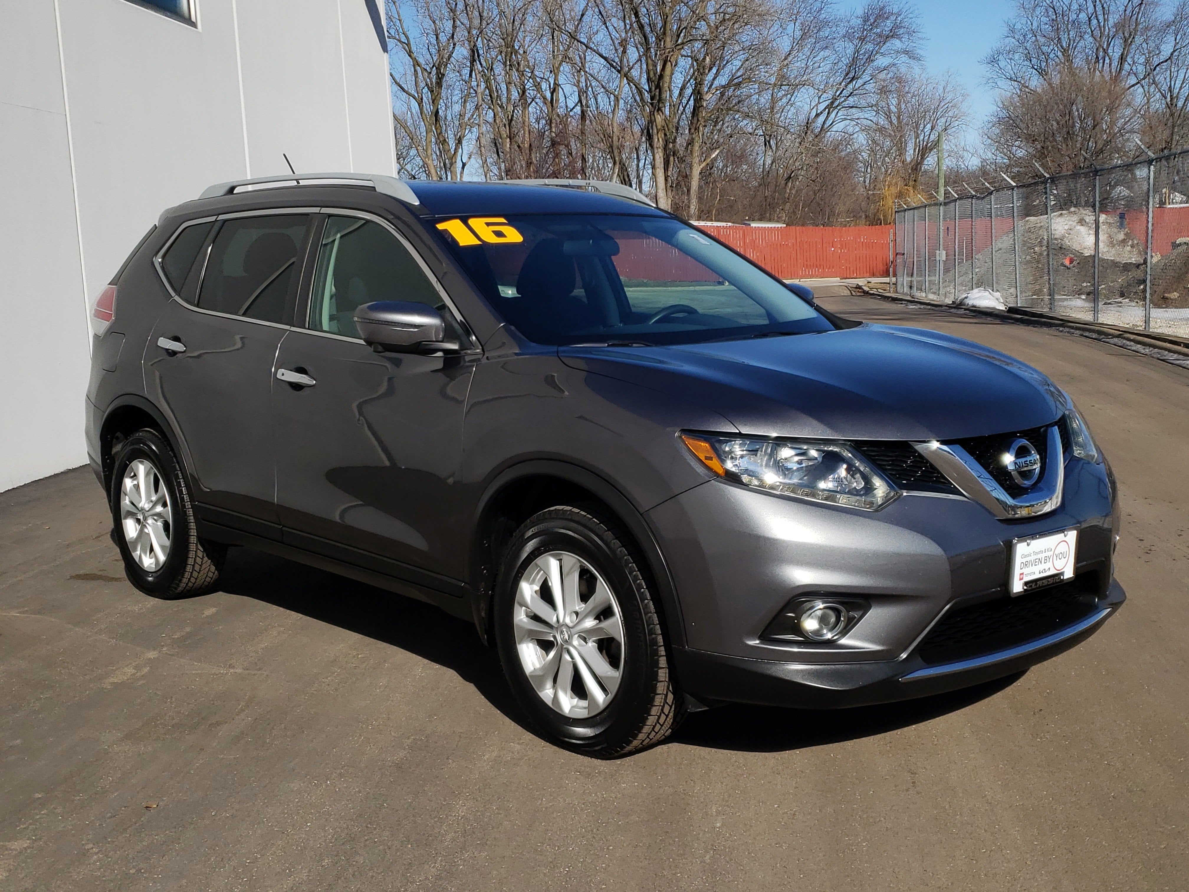 2016 Nissan Rogue SV