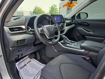 2024 Toyota Highlander LE