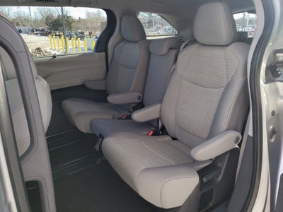 2024 Toyota Sienna LE