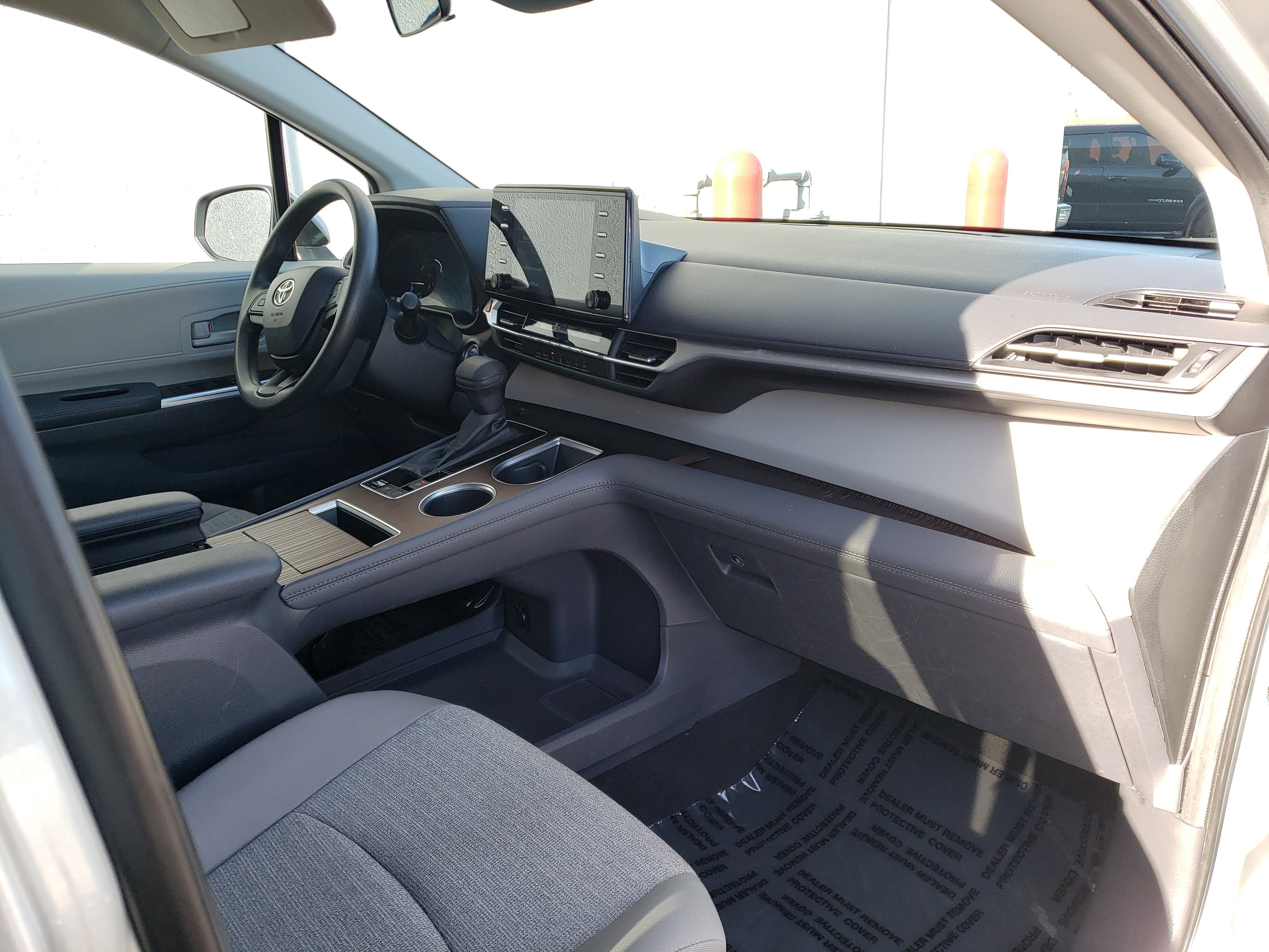 2024 Toyota Sienna LE