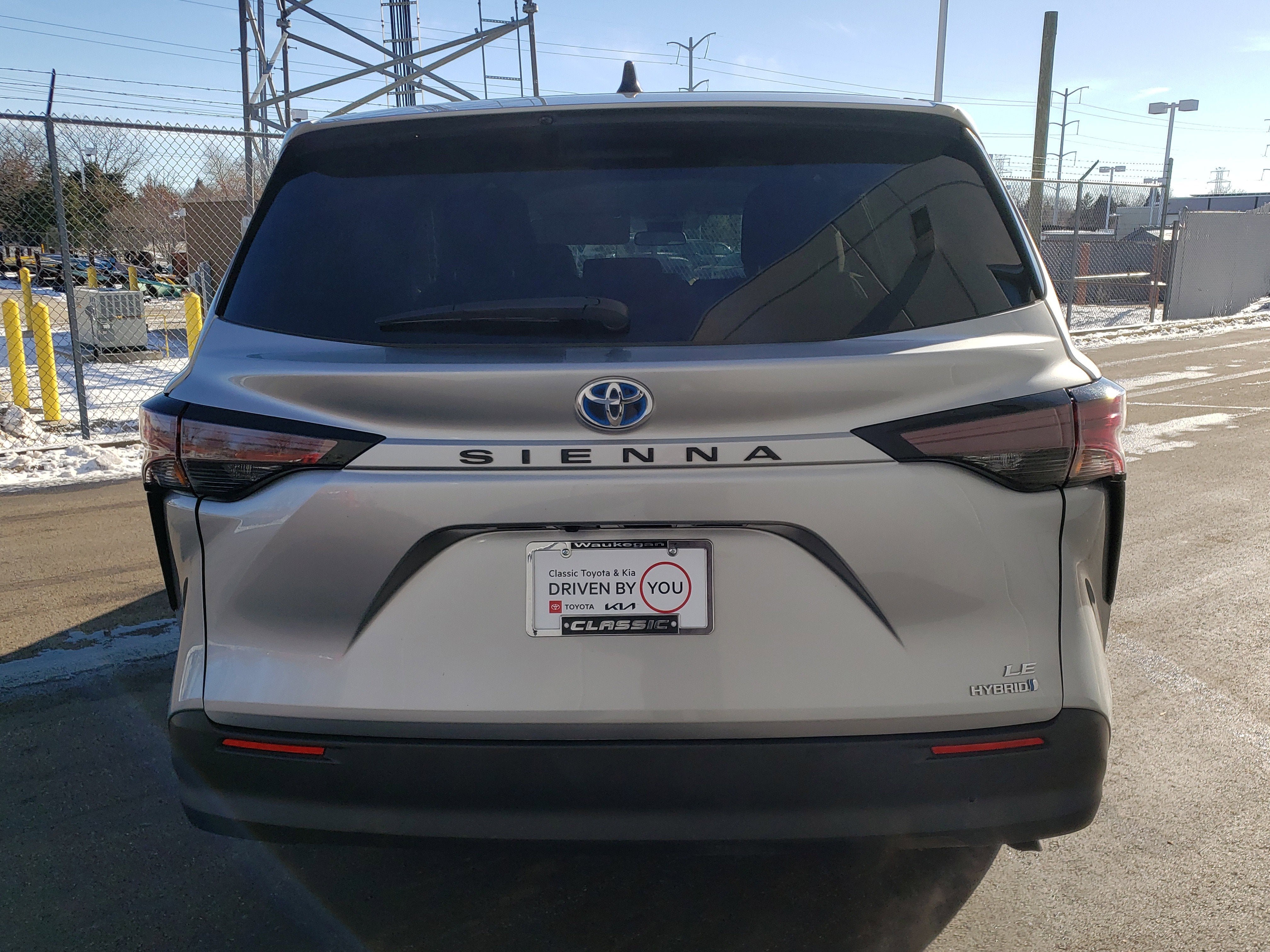 2024 Toyota Sienna LE