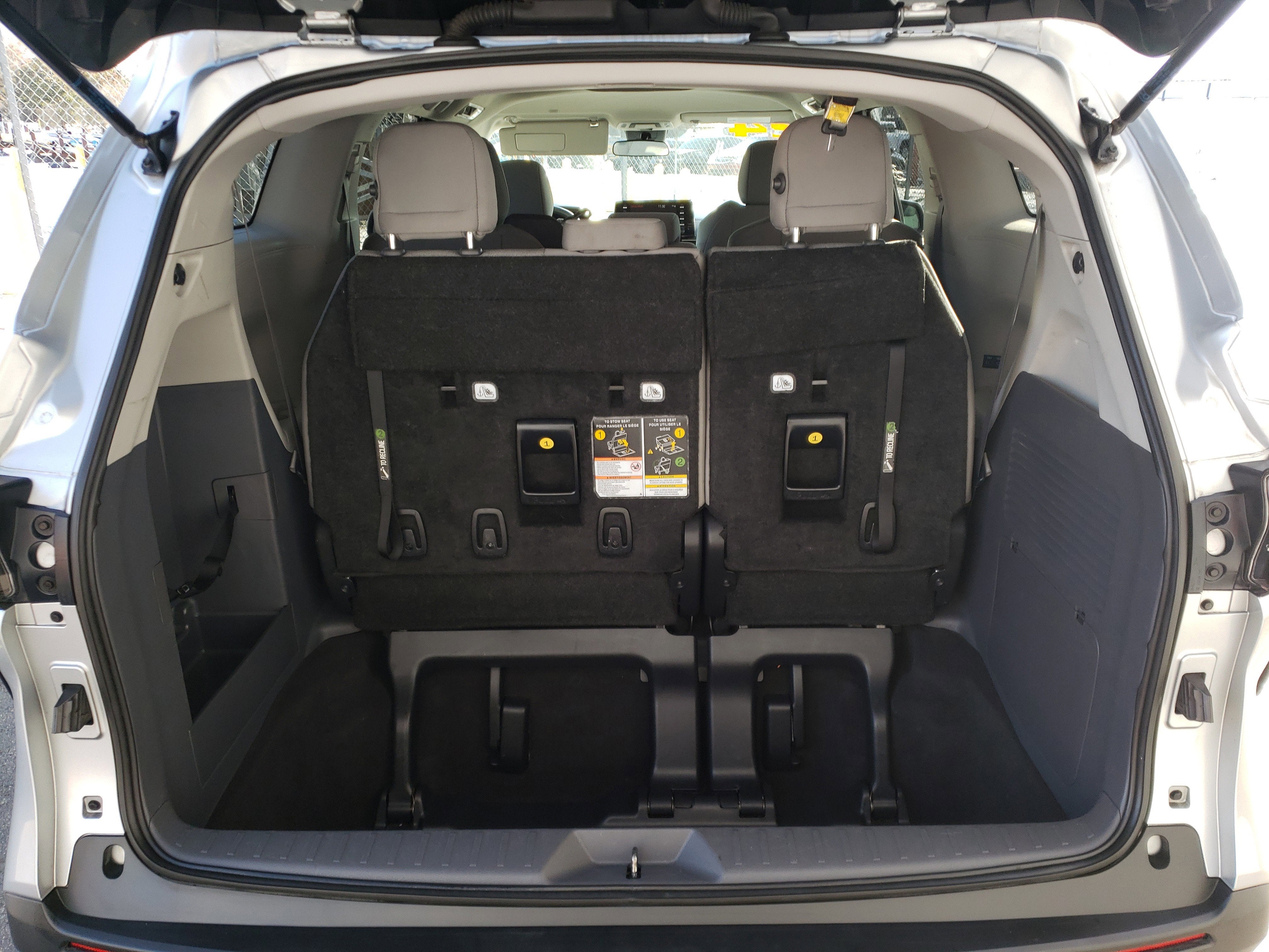 2024 Toyota Sienna LE