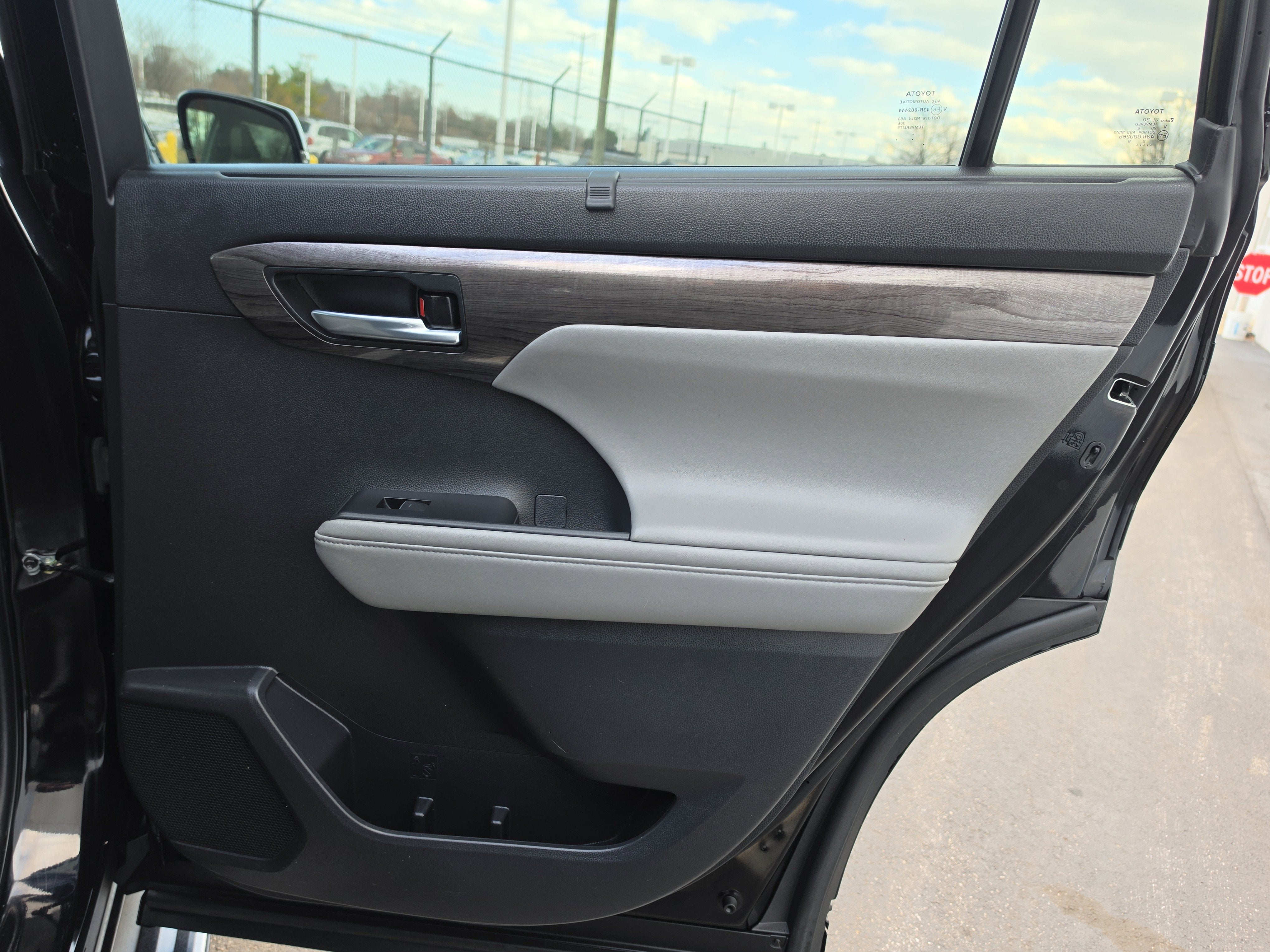 2023 Toyota Highlander Hybrid Limited