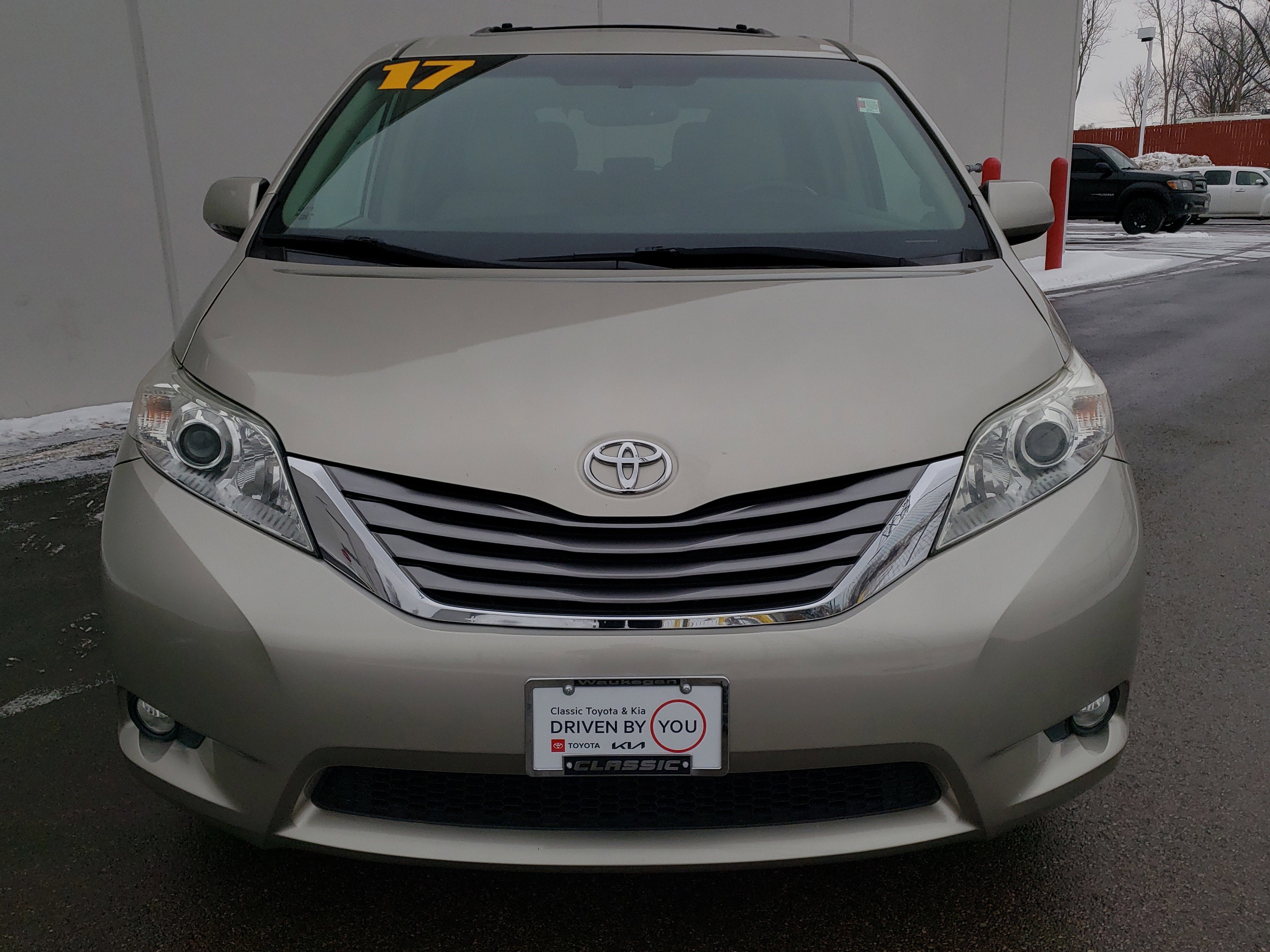 2017 Toyota Sienna XLE