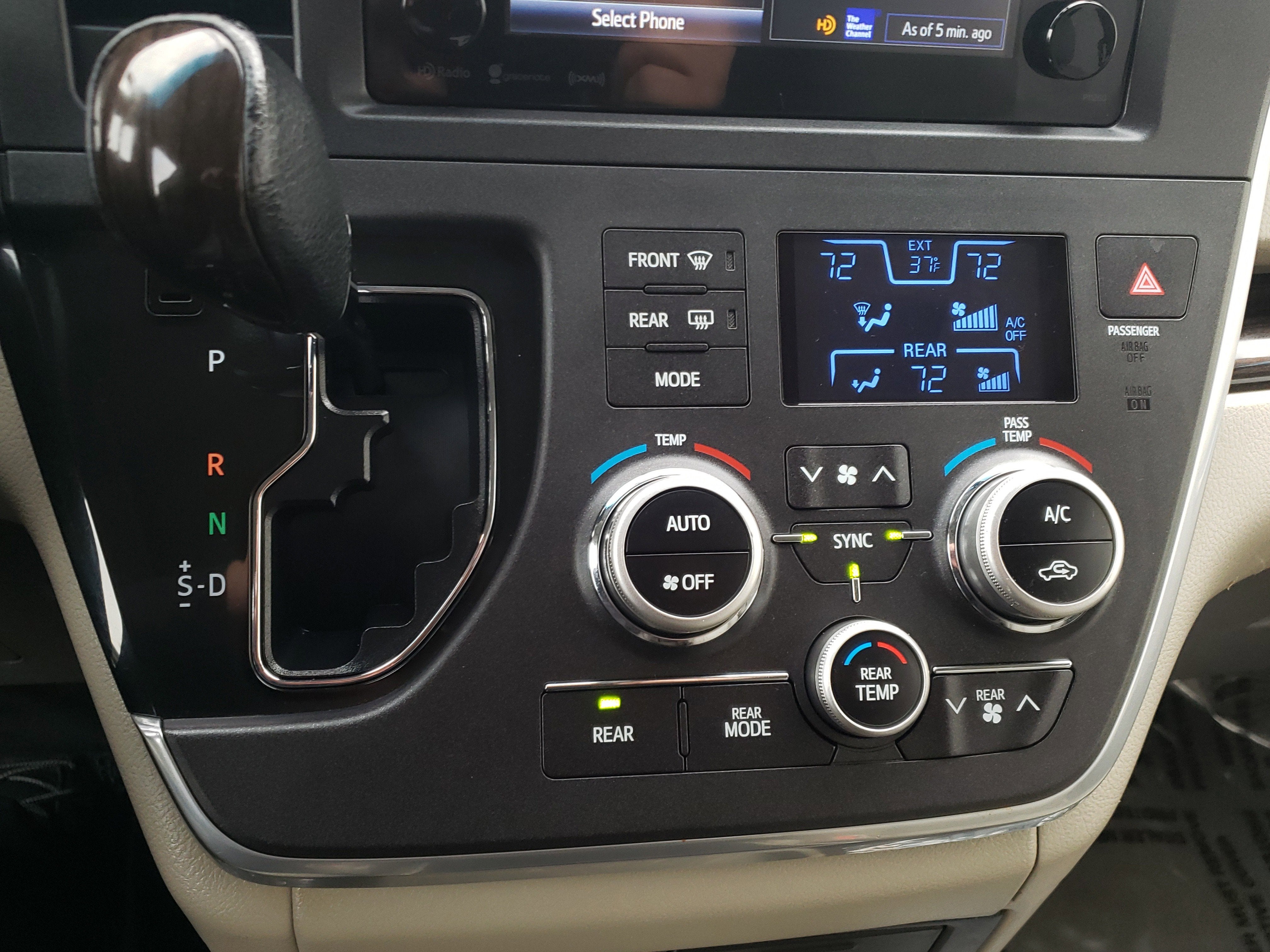 2017 Toyota Sienna XLE