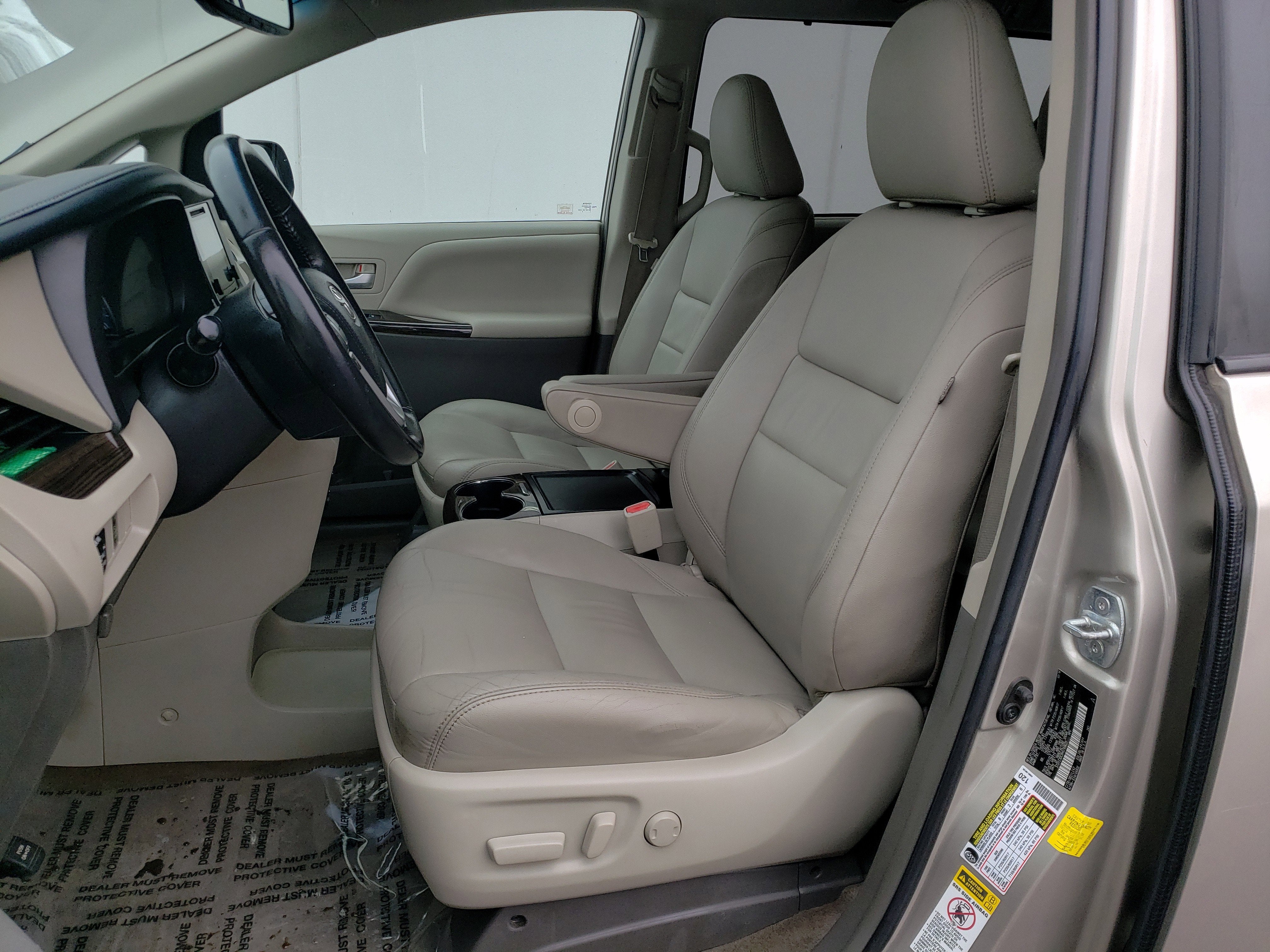 2017 Toyota Sienna XLE
