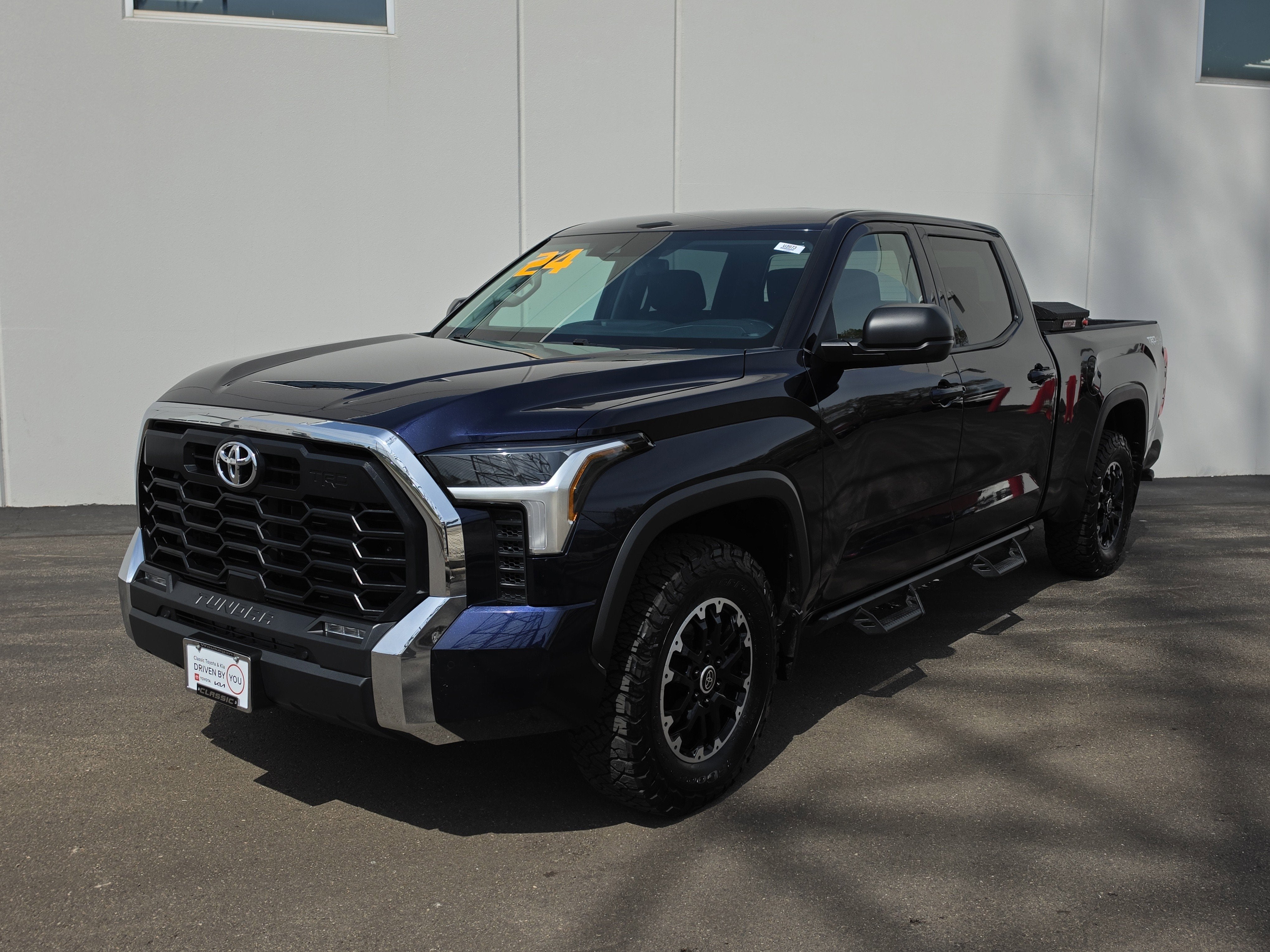 2024 Toyota Tundra 4WD SR5