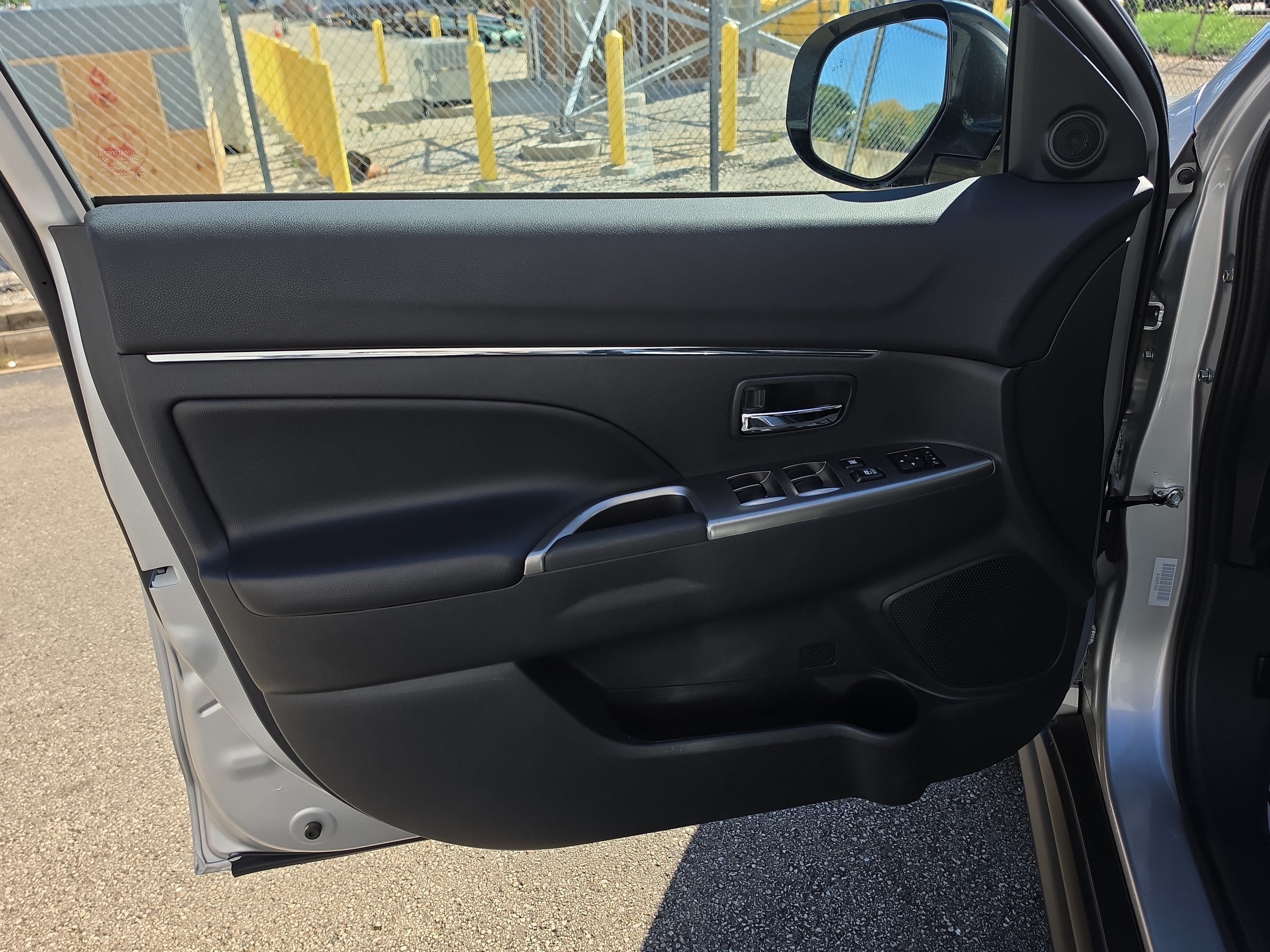 2025 Mitsubishi Outlander Sport SE