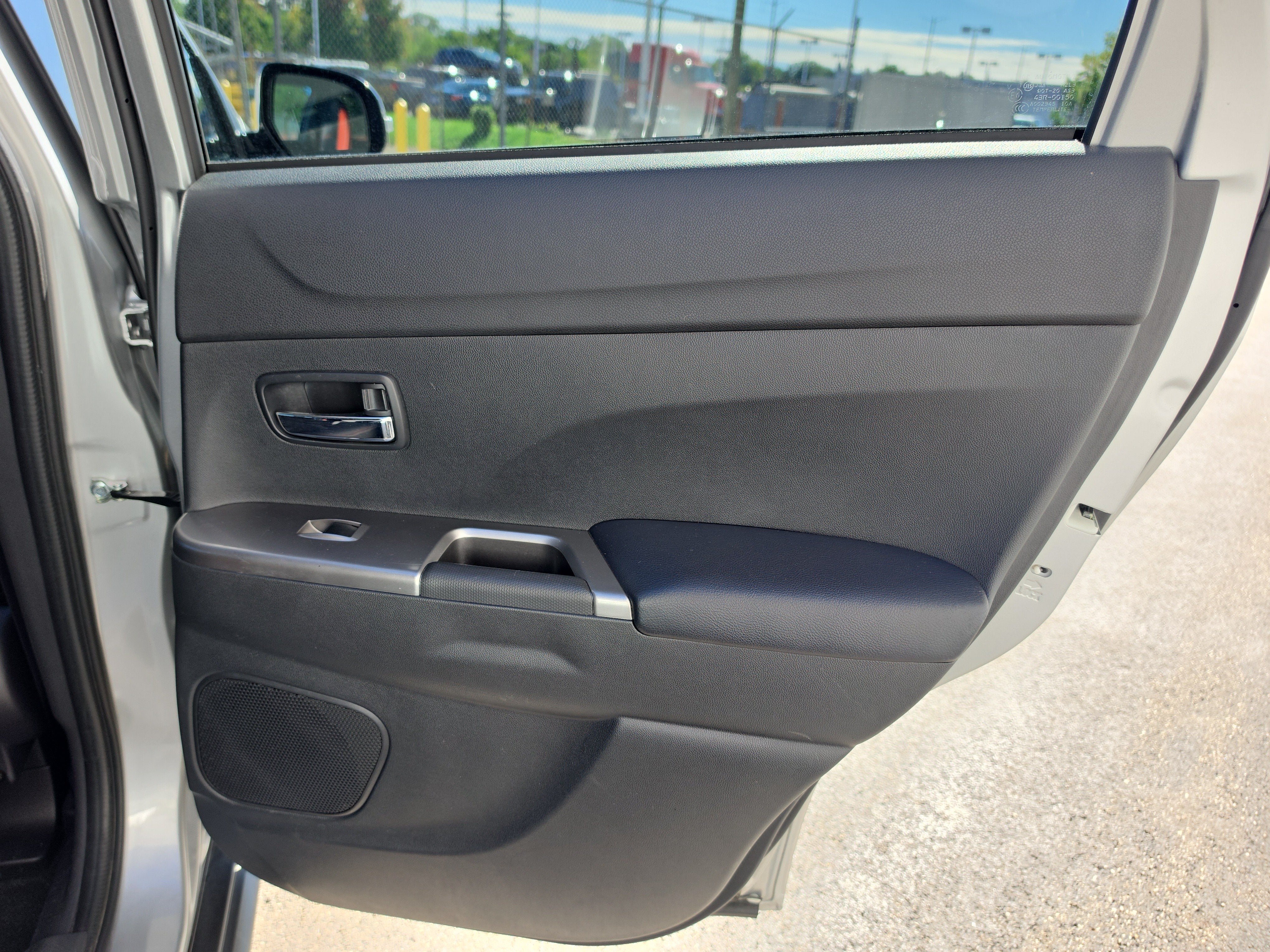 2025 Mitsubishi Outlander Sport SE
