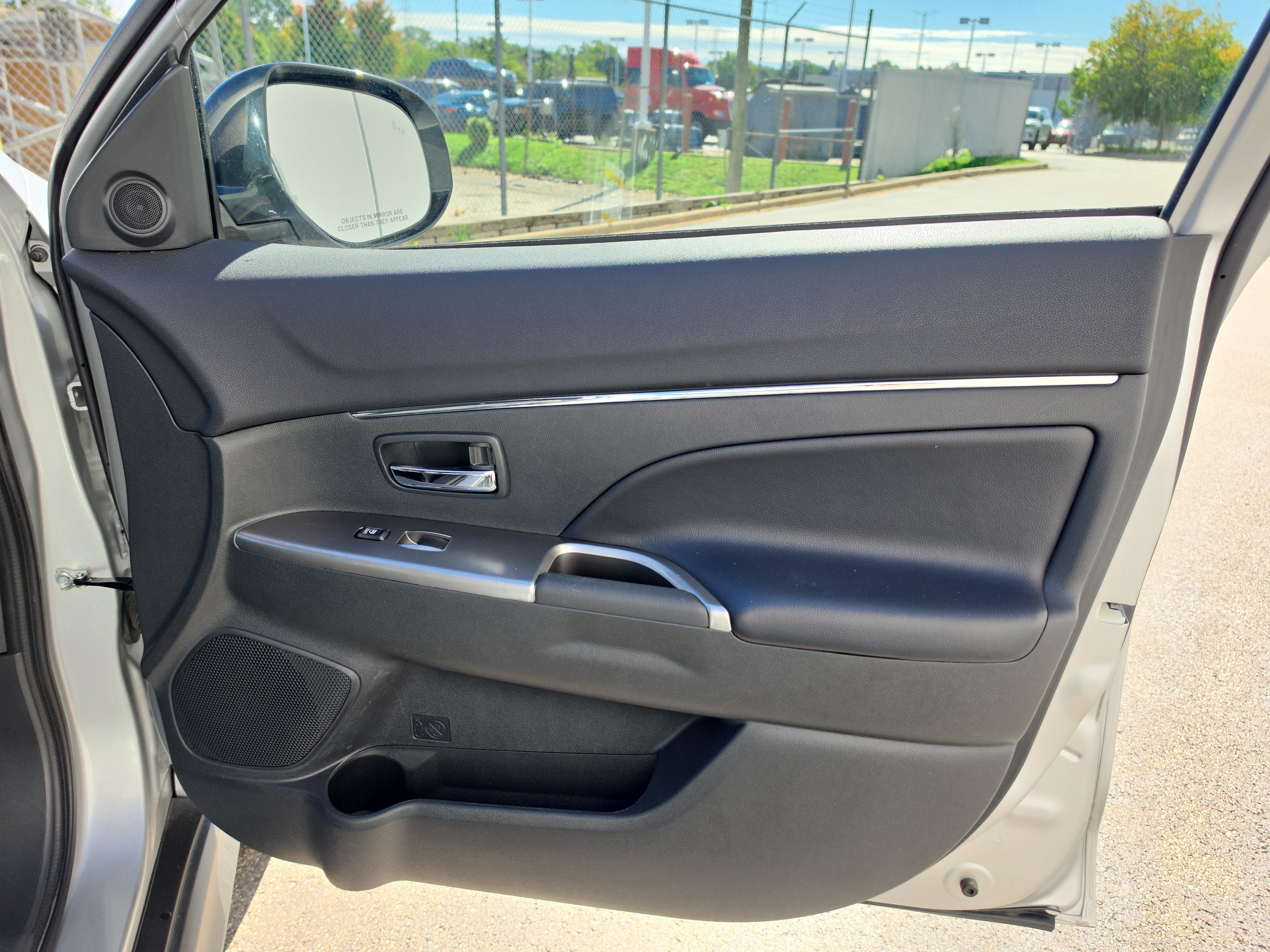 2025 Mitsubishi Outlander Sport SE