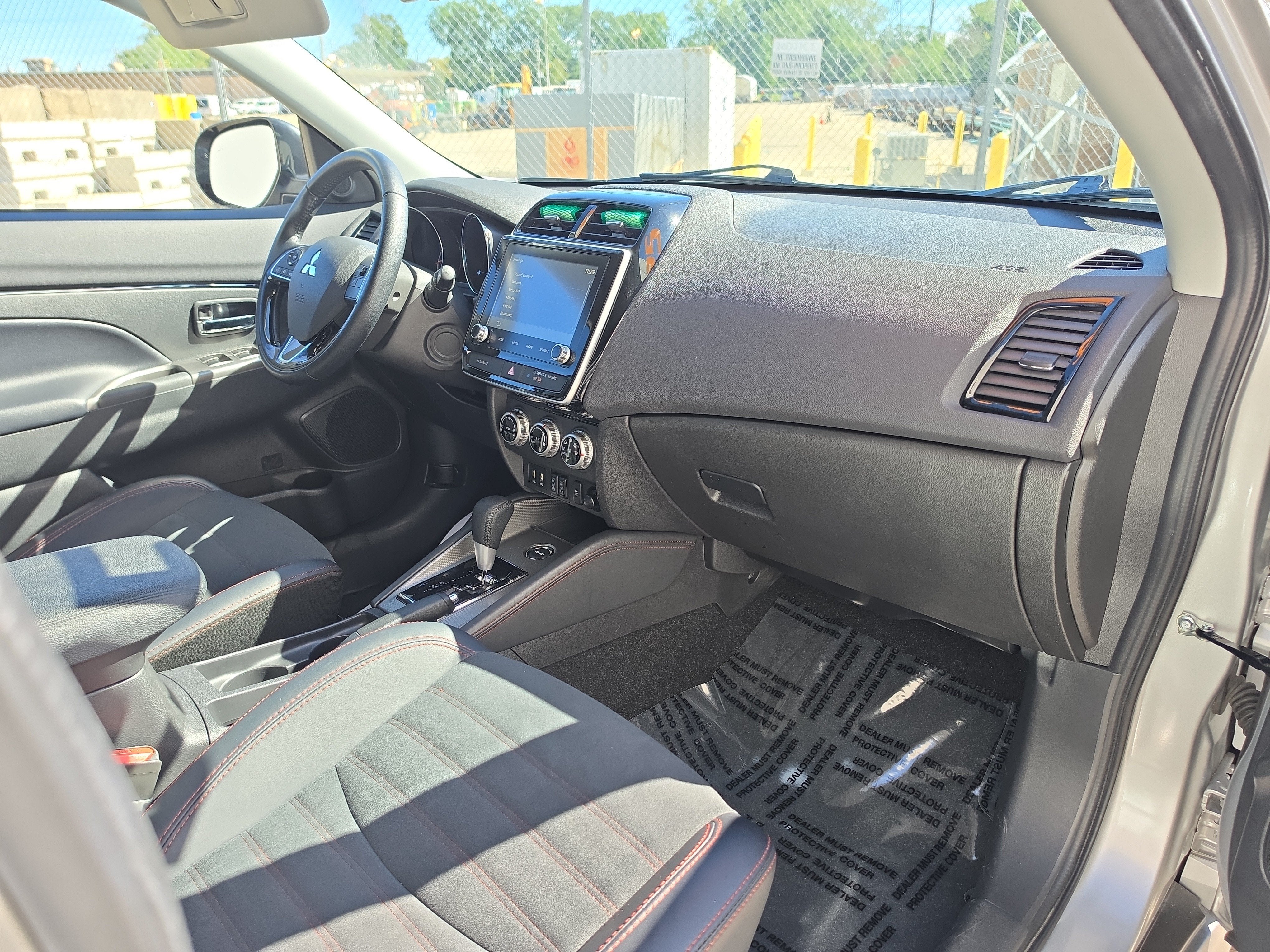 2025 Mitsubishi Outlander Sport SE