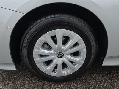 2022 Toyota Prius LE