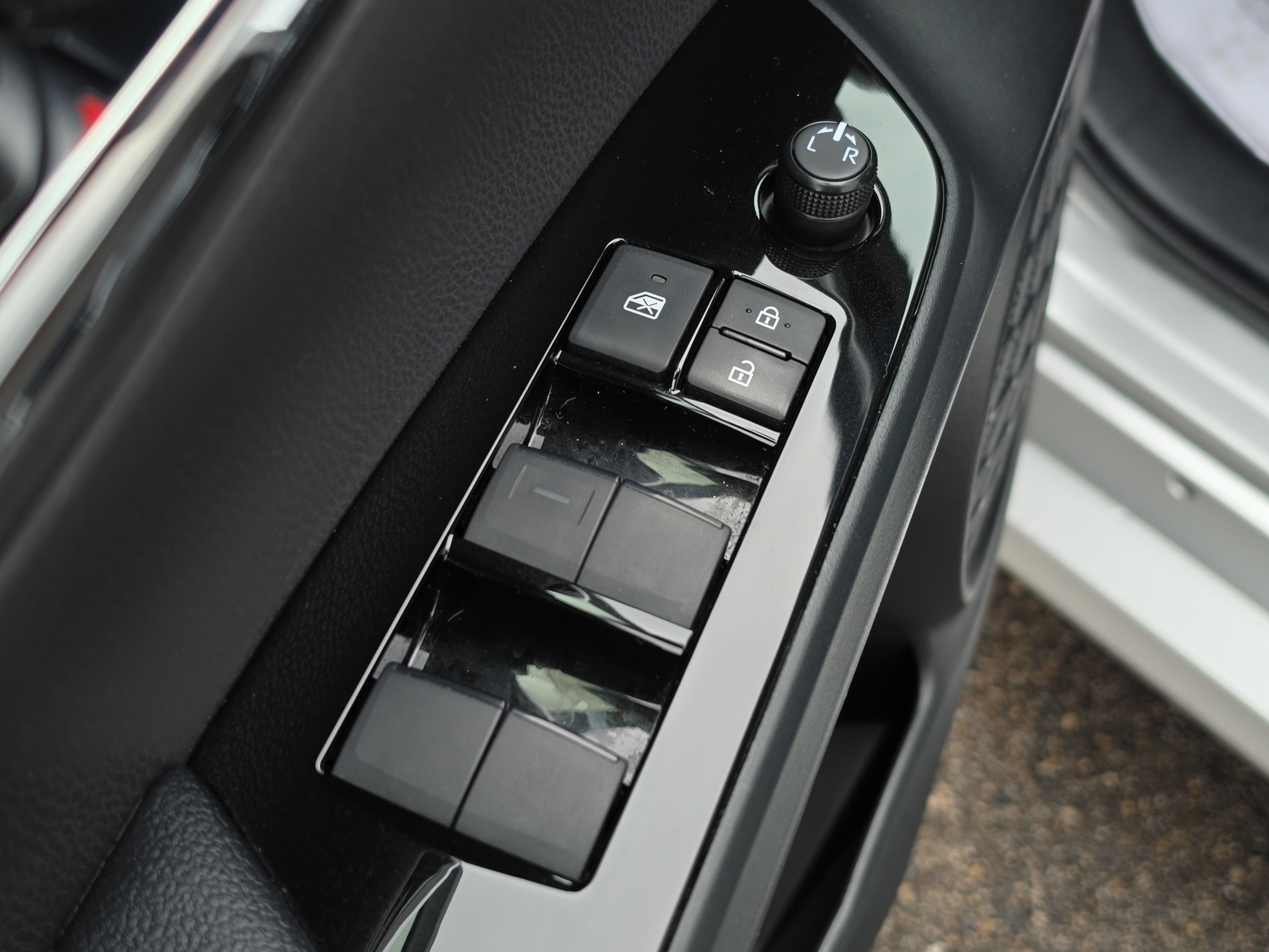 2022 Toyota Prius LE