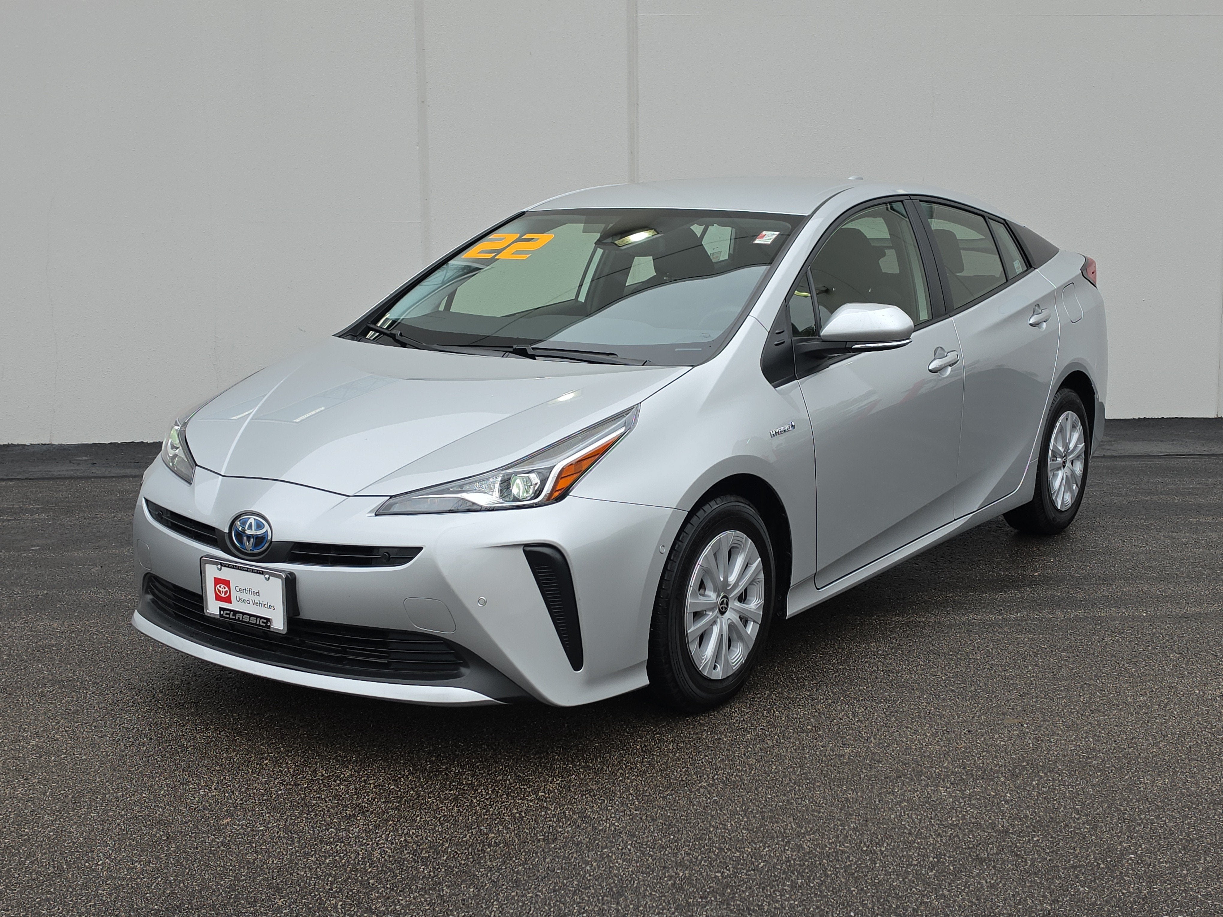 2022 Toyota Prius LE