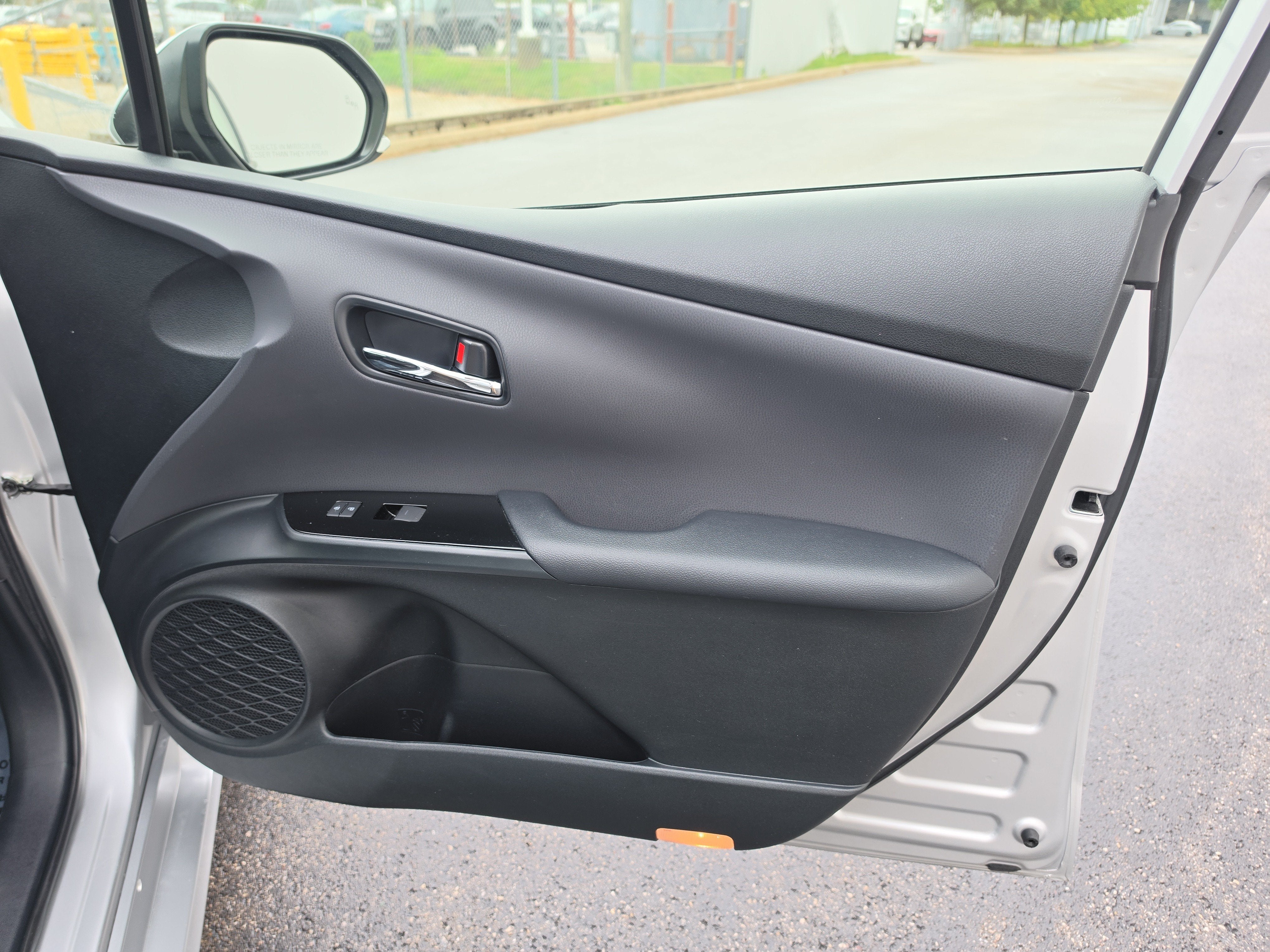 2022 Toyota Prius LE