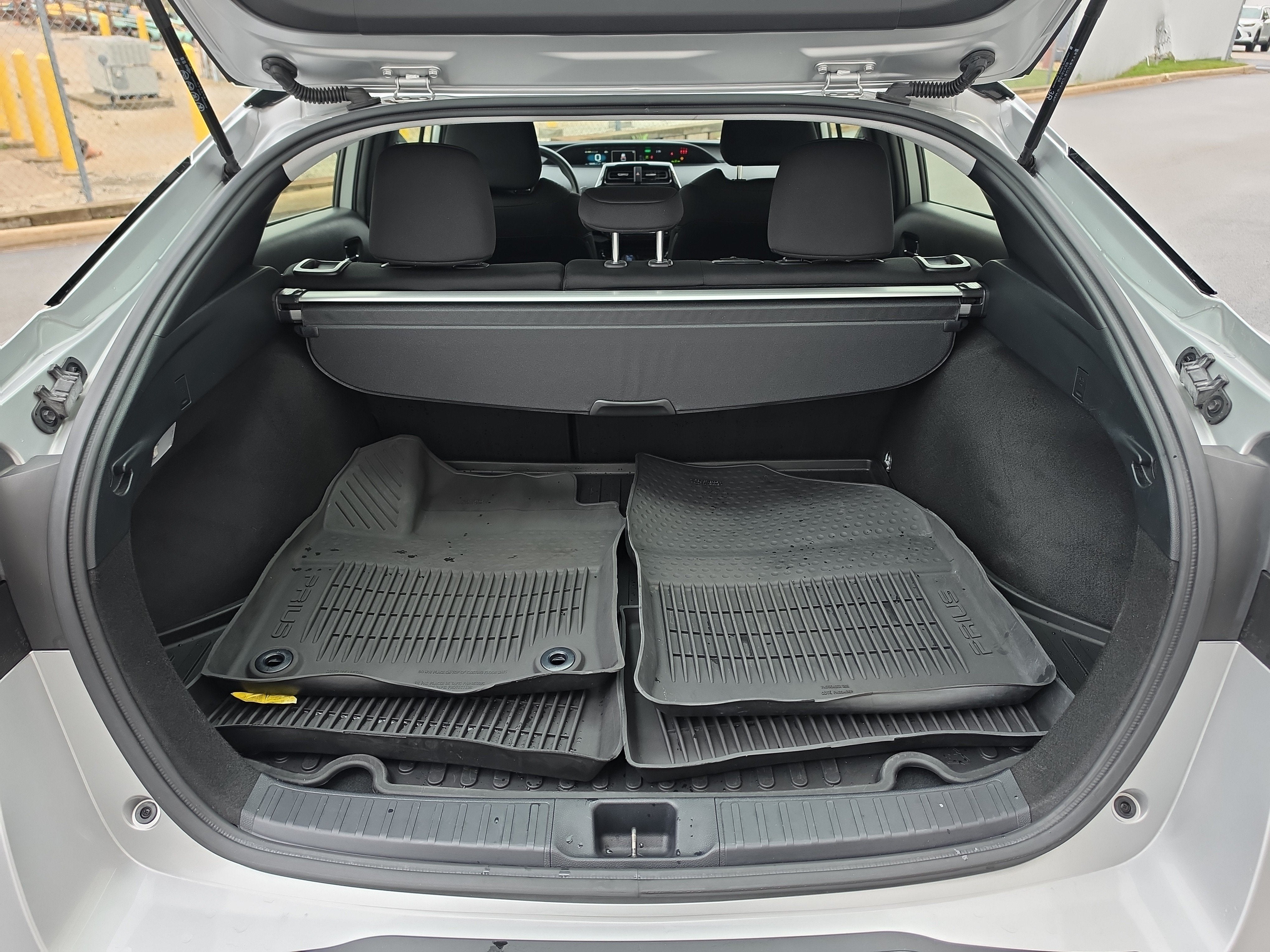 2022 Toyota Prius LE