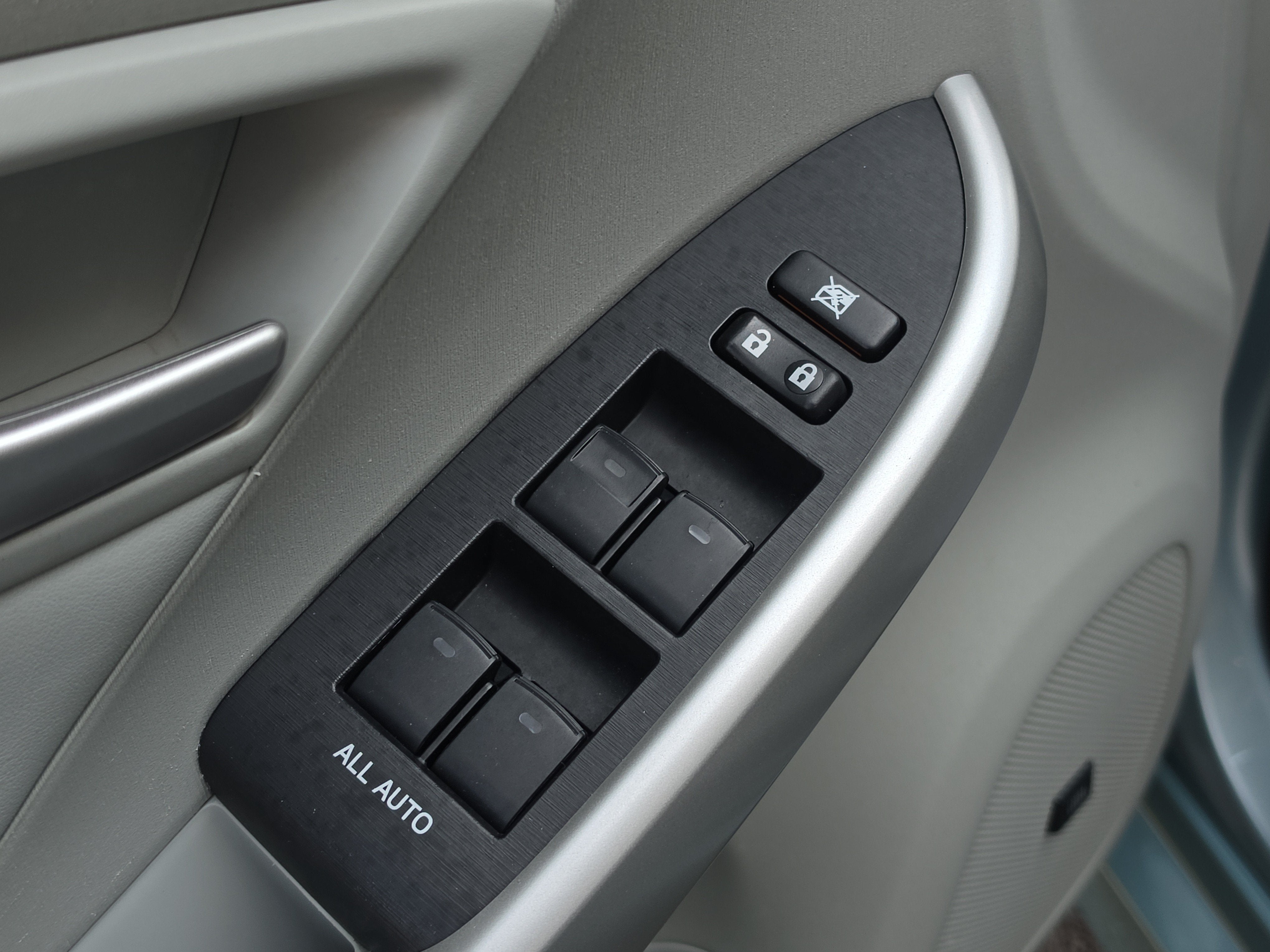 2014 Toyota Prius Four
