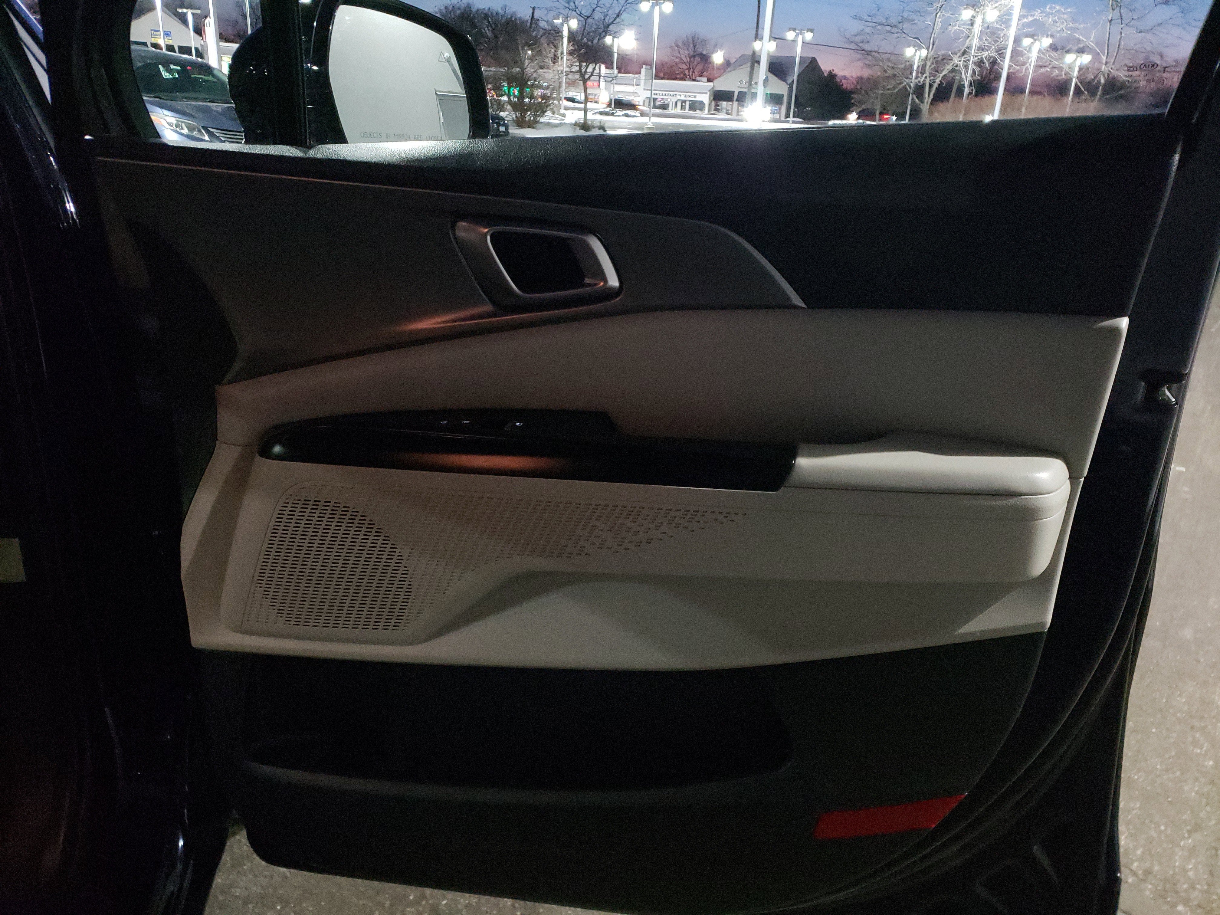 2022 Kia Carnival LX