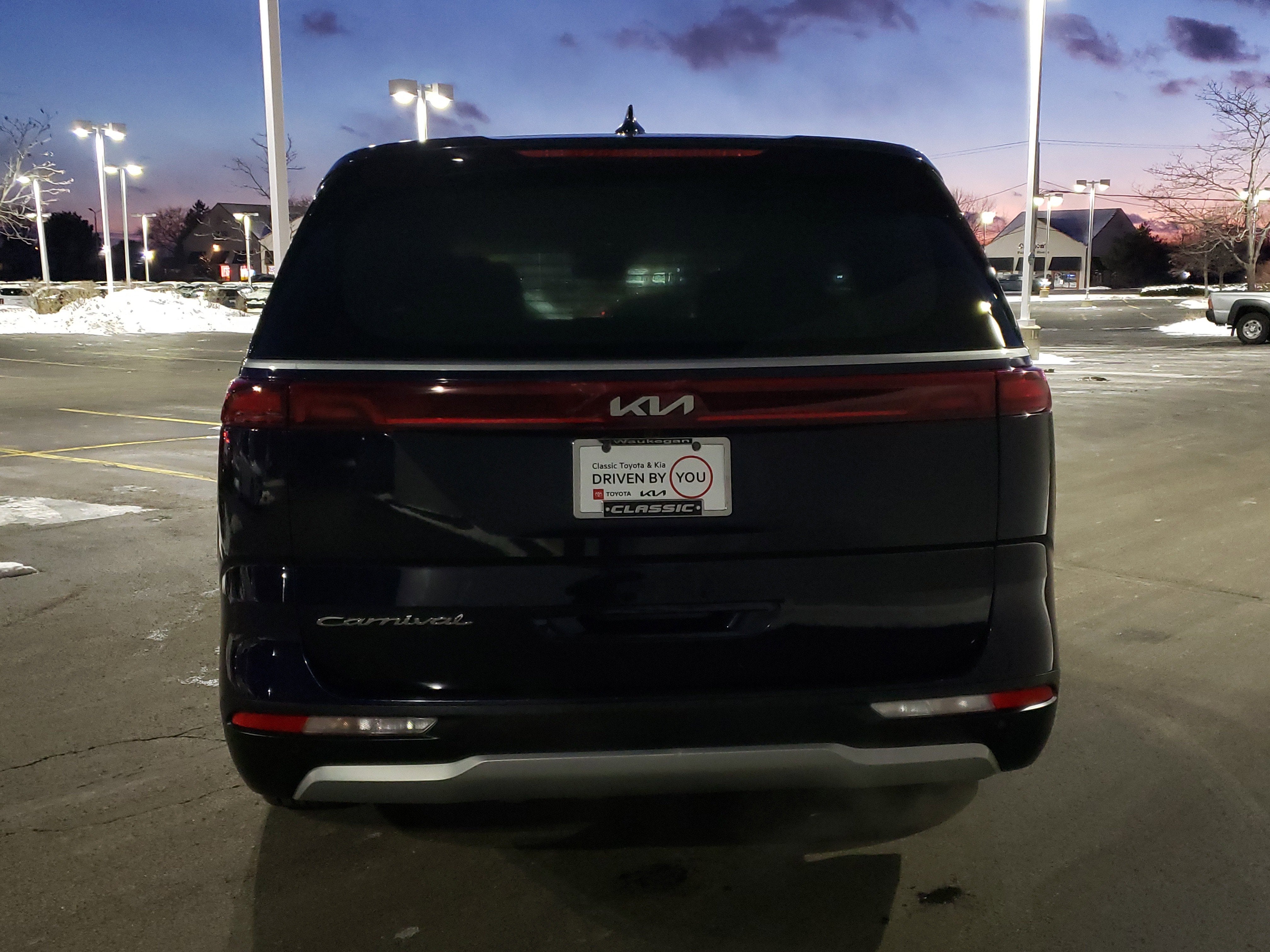 2022 Kia Carnival LX