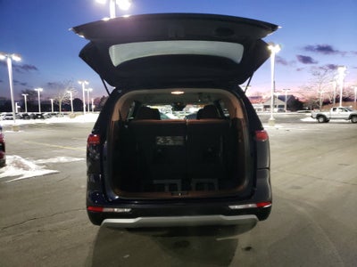 2022 Kia Carnival LX