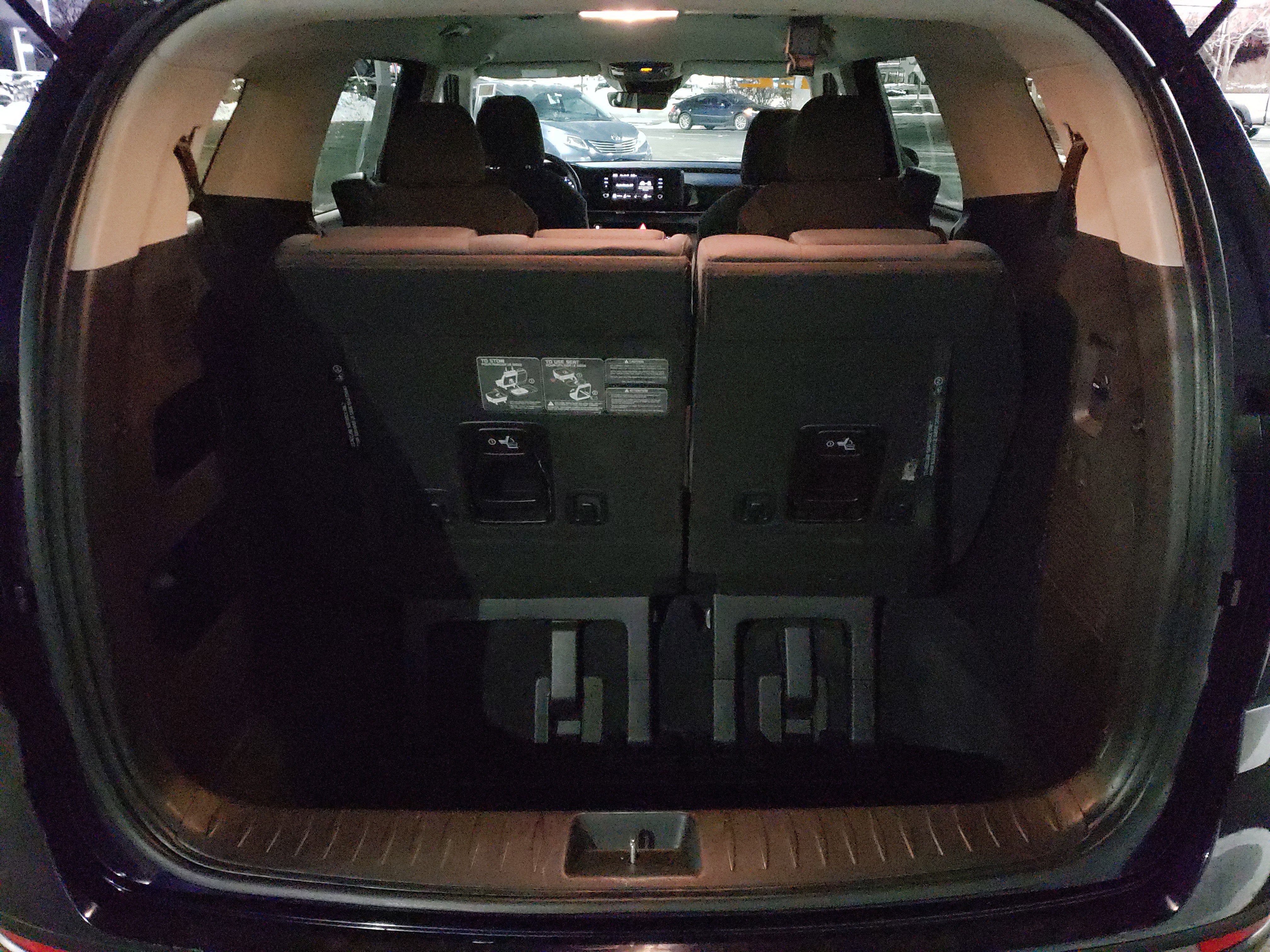 2022 Kia Carnival LX