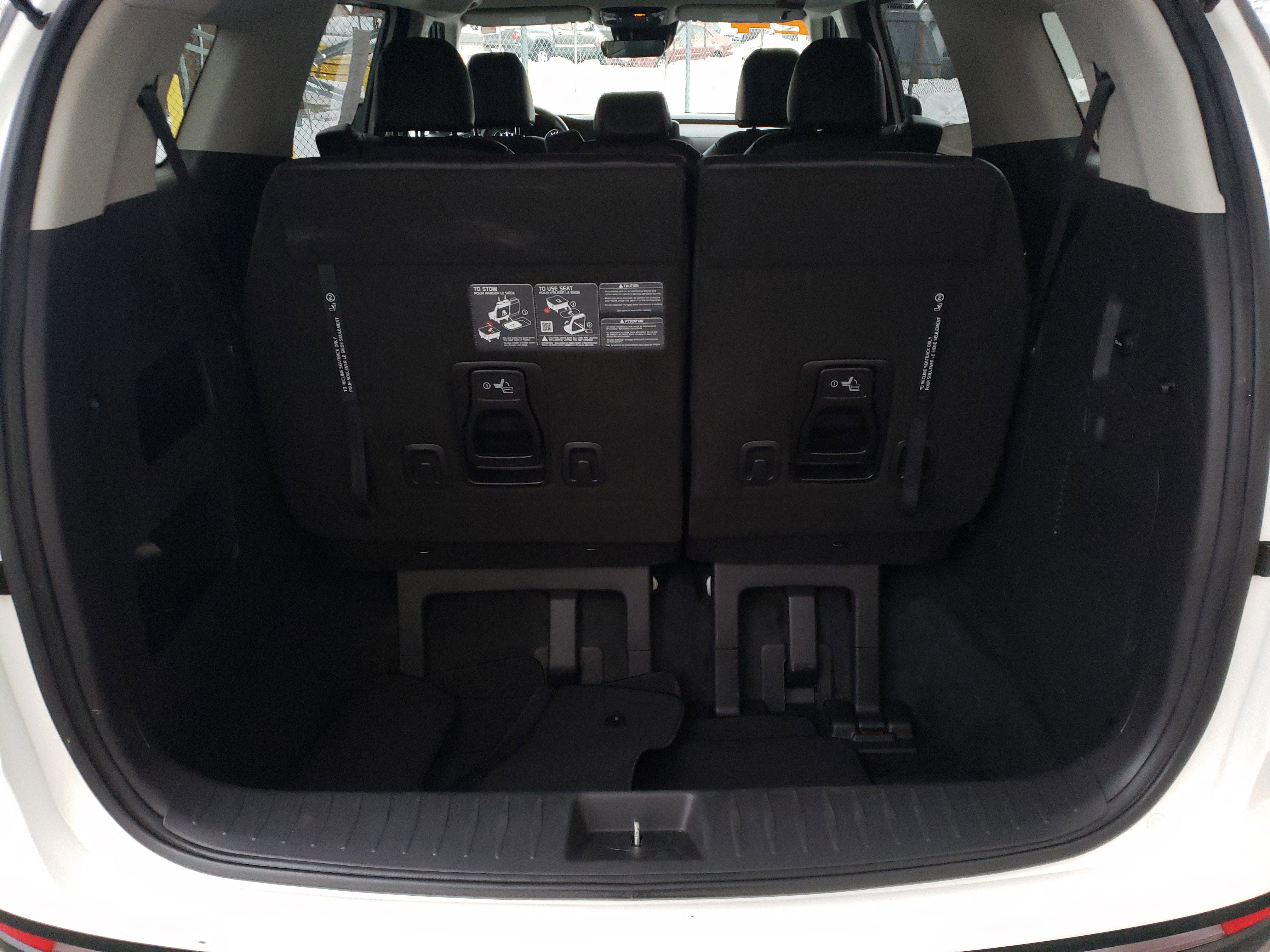 2024 Kia Carnival LX