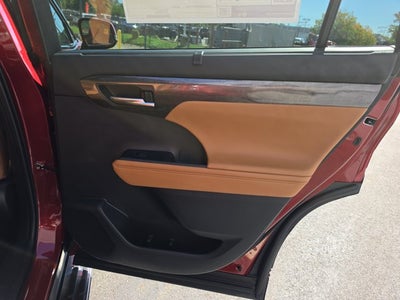 2026 Toyota Highlander Platinum