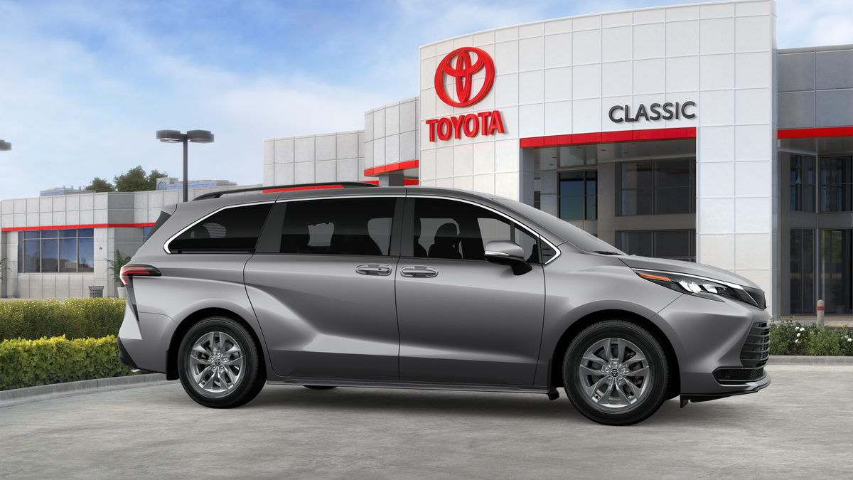 2026 Toyota Sienna LE
