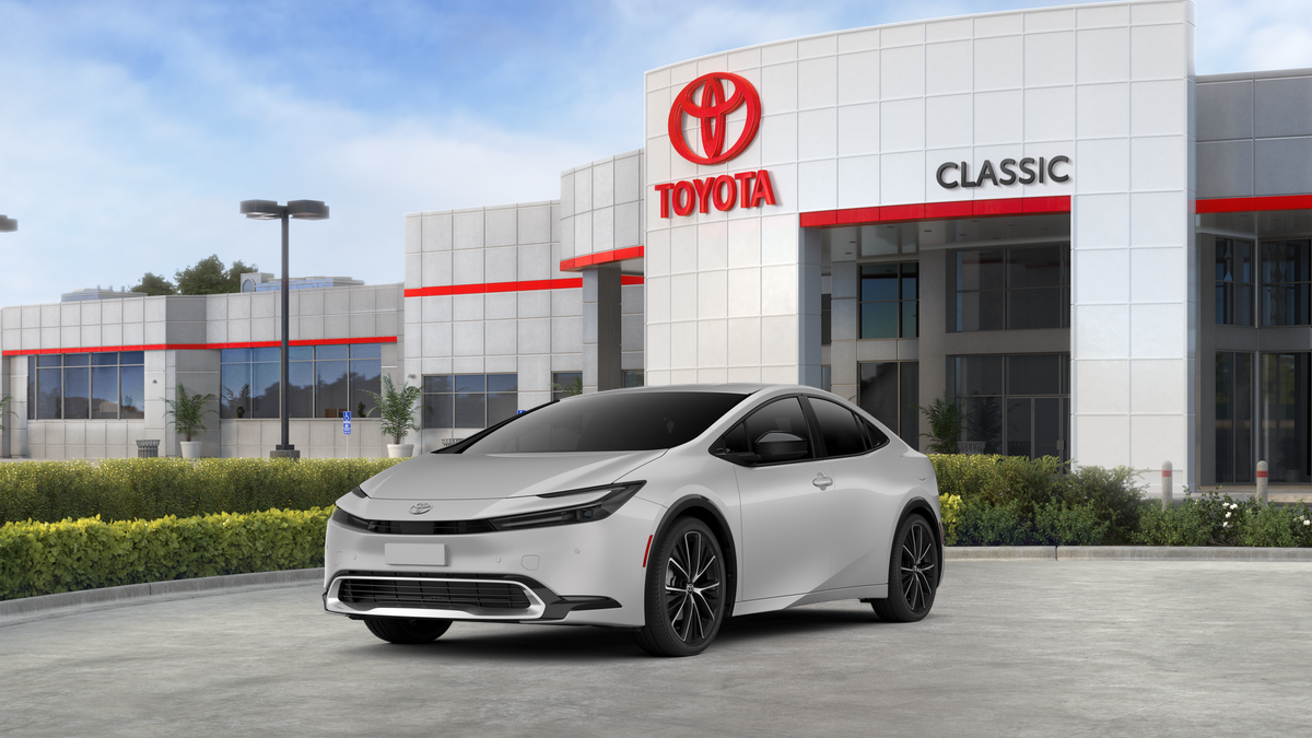 2026 Toyota Prius XLE FWD's photo
