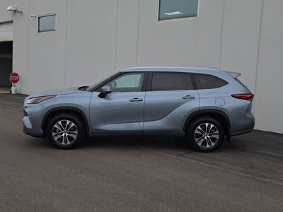 2023 Toyota Highlander Hybrid XLE