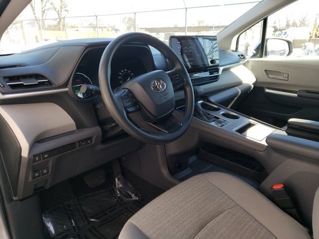 2024 Toyota Sienna LE