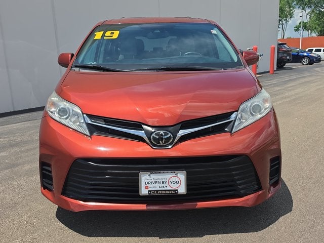 2019 Toyota Sienna LE