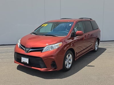 2019 Toyota Sienna LE