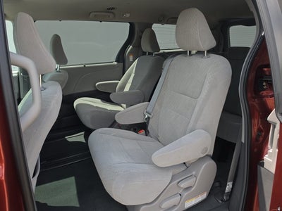 2019 Toyota Sienna LE