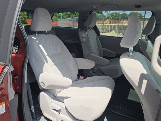 2019 Toyota Sienna LE