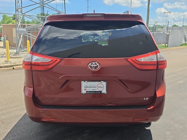 2019 Toyota Sienna LE