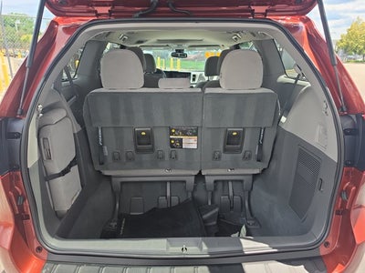 2019 Toyota Sienna LE